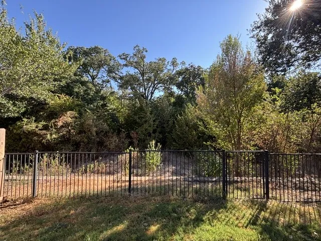 Townhouse For Sale in Tarrant County , 1412 Ravenwood Drive, Mansfield, Texas 76063, 4 Bedroom, 3 Bathroom, 2 Garage spaces, 2,324 Sqft, built in 2006, mls#21374925, Real Estate Agent in Mansfield, Homes For Sale in Tarrant county, Homes For Sale in Mansfield, Realtor in Mansfield Texas, Real Estate Brokerage Independent Realty Texas, Luminita Cordes Realtor