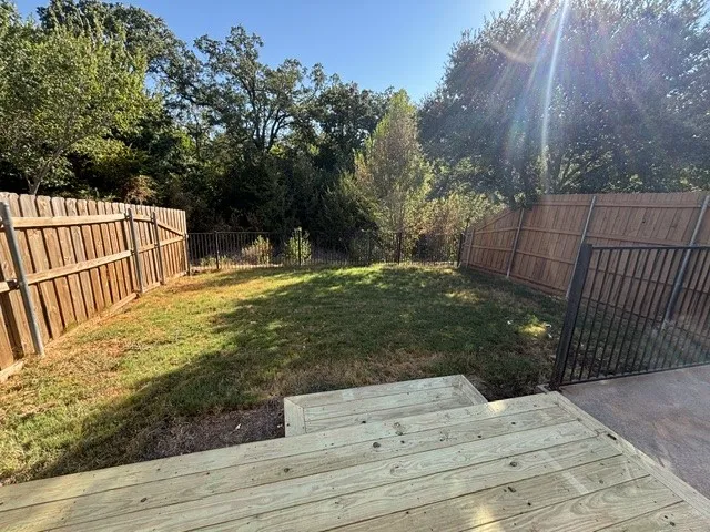 Townhouse For Sale in Tarrant County , 1412 Ravenwood Drive, Mansfield, Texas 76063, 4 Bedroom, 3 Bathroom, 2 Garage spaces, 2,324 Sqft, built in 2006, mls#21374925, Real Estate Agent in Mansfield, Homes For Sale in Tarrant county, Homes For Sale in Mansfield, Realtor in Mansfield Texas, Real Estate Brokerage Independent Realty Texas, Luminita Cordes Realtor