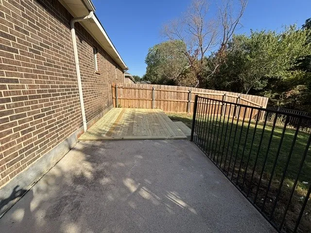 Townhouse For Sale in Tarrant County , 1412 Ravenwood Drive, Mansfield, Texas 76063, 4 Bedroom, 3 Bathroom, 2 Garage spaces, 2,324 Sqft, built in 2006, mls#21374925, Real Estate Agent in Mansfield, Homes For Sale in Tarrant county, Homes For Sale in Mansfield, Realtor in Mansfield Texas, Real Estate Brokerage Independent Realty Texas, Luminita Cordes Realtor