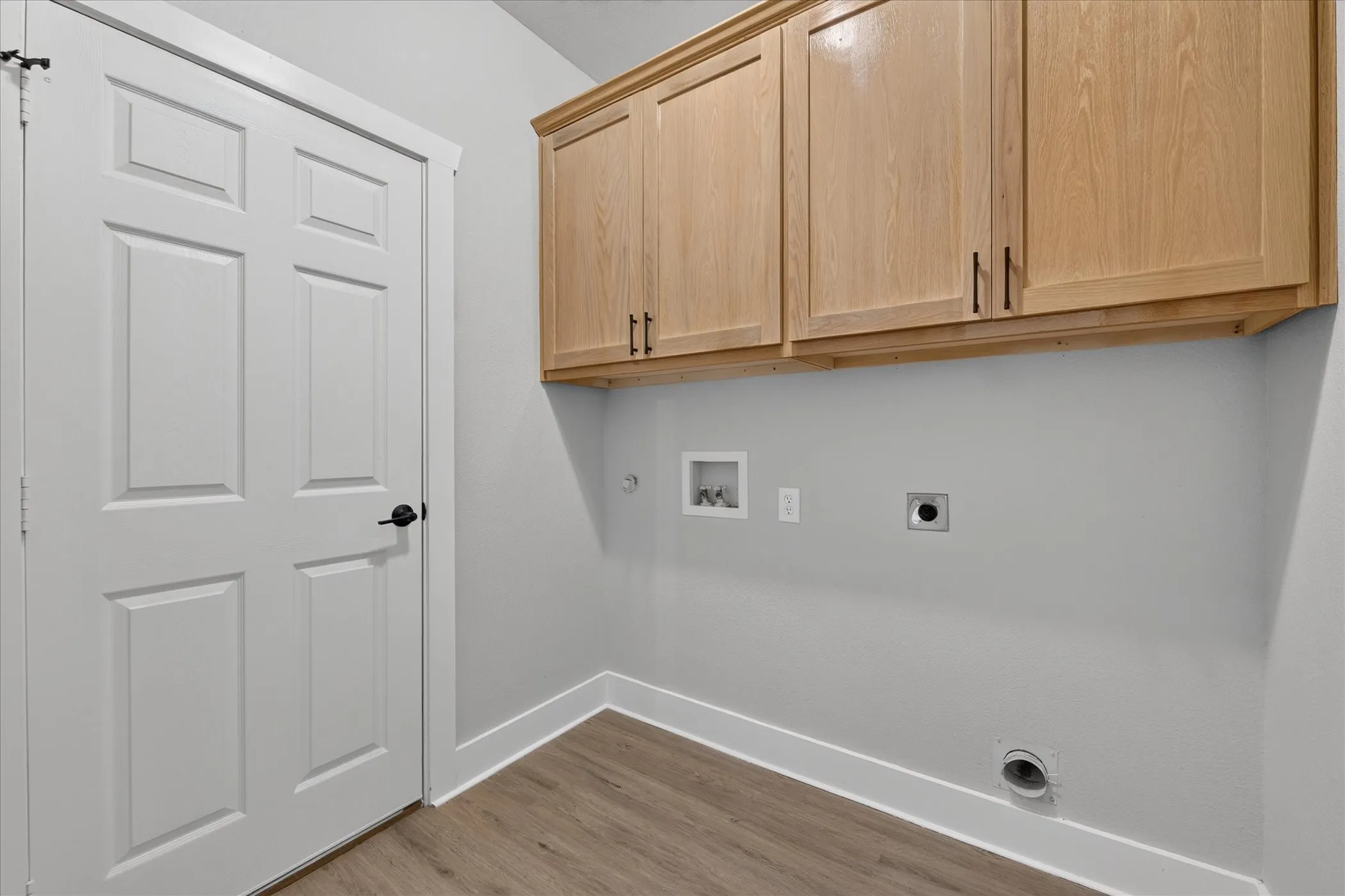 Townhouse For Sale in Tarrant County , 1412 Ravenwood Drive, Mansfield, Texas 76063, 4 Bedroom, 3 Bathroom, 2 Garage spaces, 2,324 Sqft, built in 2006, mls#21374925, Real Estate Agent in Mansfield, Homes For Sale in Tarrant county, Homes For Sale in Mansfield, Realtor in Mansfield Texas, Real Estate Brokerage Independent Realty Texas, Luminita Cordes Realtor