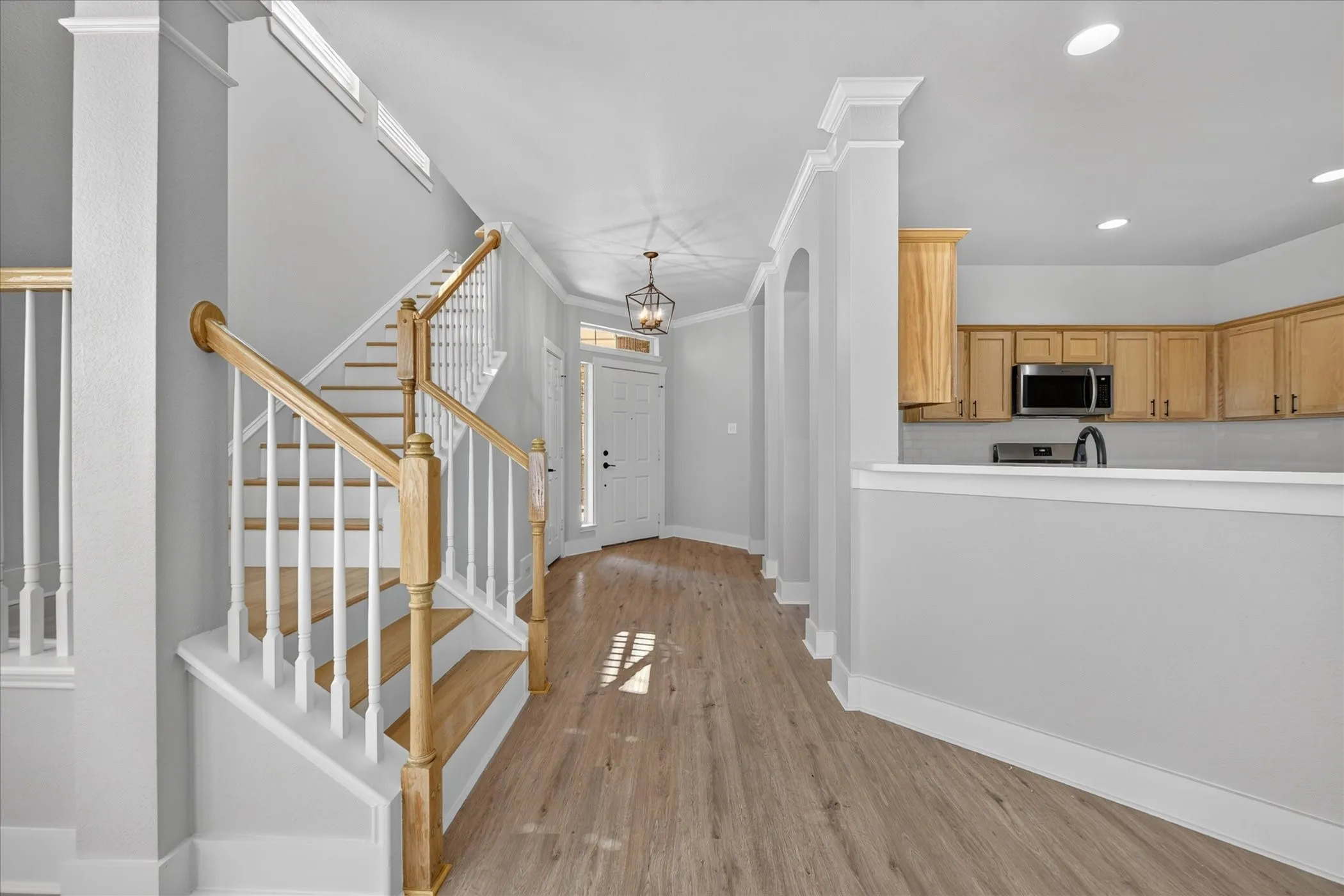 Townhouse For Sale in Tarrant County , 1412 Ravenwood Drive, Mansfield, Texas 76063, 4 Bedroom, 3 Bathroom, 2 Garage spaces, 2,324 Sqft, built in 2006, mls#21374925, Real Estate Agent in Mansfield, Homes For Sale in Tarrant county, Homes For Sale in Mansfield, Realtor in Mansfield Texas, Real Estate Brokerage Independent Realty Texas, Luminita Cordes Realtor