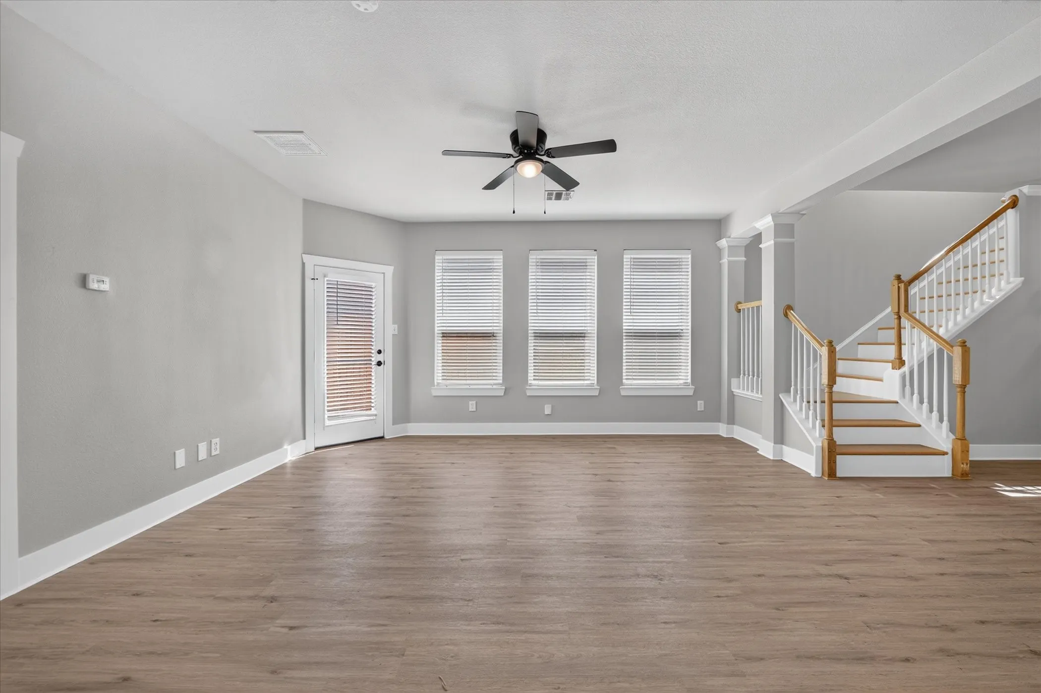 Townhouse For Sale in Tarrant County , 1412 Ravenwood Drive, Mansfield, Texas 76063, 4 Bedroom, 3 Bathroom, 2 Garage spaces, 2,324 Sqft, built in 2006, mls#21374925, Real Estate Agent in Mansfield, Homes For Sale in Tarrant county, Homes For Sale in Mansfield, Realtor in Mansfield Texas, Real Estate Brokerage Independent Realty Texas, Luminita Cordes Realtor