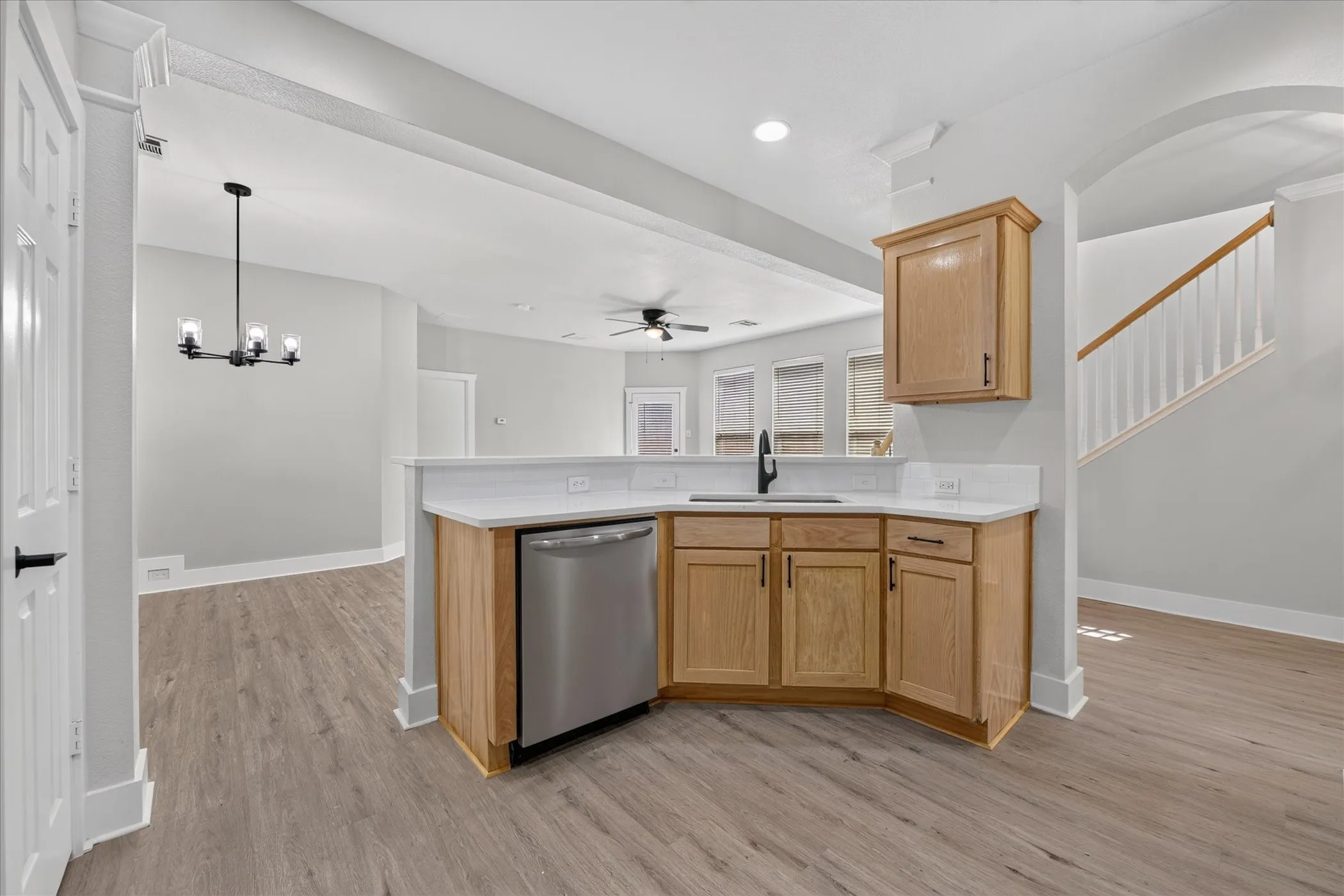 Townhouse For Sale in Tarrant County , 1412 Ravenwood Drive, Mansfield, Texas 76063, 4 Bedroom, 3 Bathroom, 2 Garage spaces, 2,324 Sqft, built in 2006, mls#21374925, Real Estate Agent in Mansfield, Homes For Sale in Tarrant county, Homes For Sale in Mansfield, Realtor in Mansfield Texas, Real Estate Brokerage Independent Realty Texas, Luminita Cordes Realtor