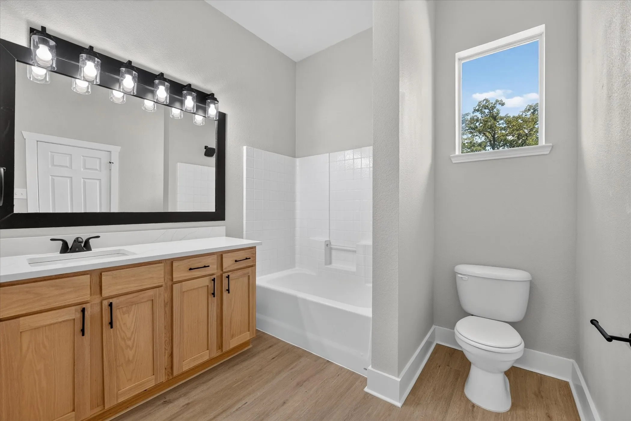 Townhouse For Sale in Tarrant County , 1412 Ravenwood Drive, Mansfield, Texas 76063, 4 Bedroom, 3 Bathroom, 2 Garage spaces, 2,324 Sqft, built in 2006, mls#21374925, Real Estate Agent in Mansfield, Homes For Sale in Tarrant county, Homes For Sale in Mansfield, Realtor in Mansfield Texas, Real Estate Brokerage Independent Realty Texas, Luminita Cordes Realtor