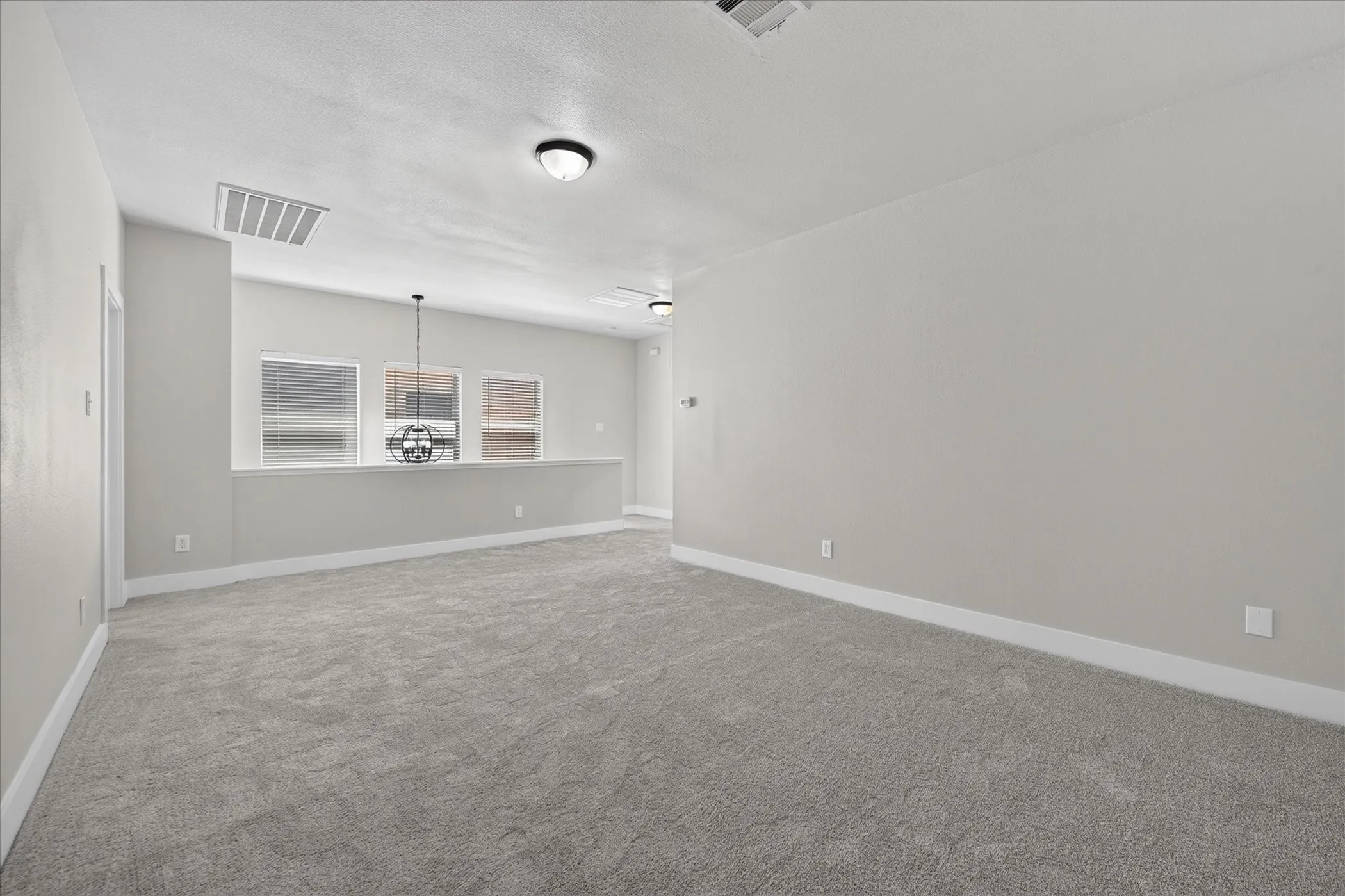 Townhouse For Sale in Tarrant County , 1412 Ravenwood Drive, Mansfield, Texas 76063, 4 Bedroom, 3 Bathroom, 2 Garage spaces, 2,324 Sqft, built in 2006, mls#21374925, Real Estate Agent in Mansfield, Homes For Sale in Tarrant county, Homes For Sale in Mansfield, Realtor in Mansfield Texas, Real Estate Brokerage Independent Realty Texas, Luminita Cordes Realtor