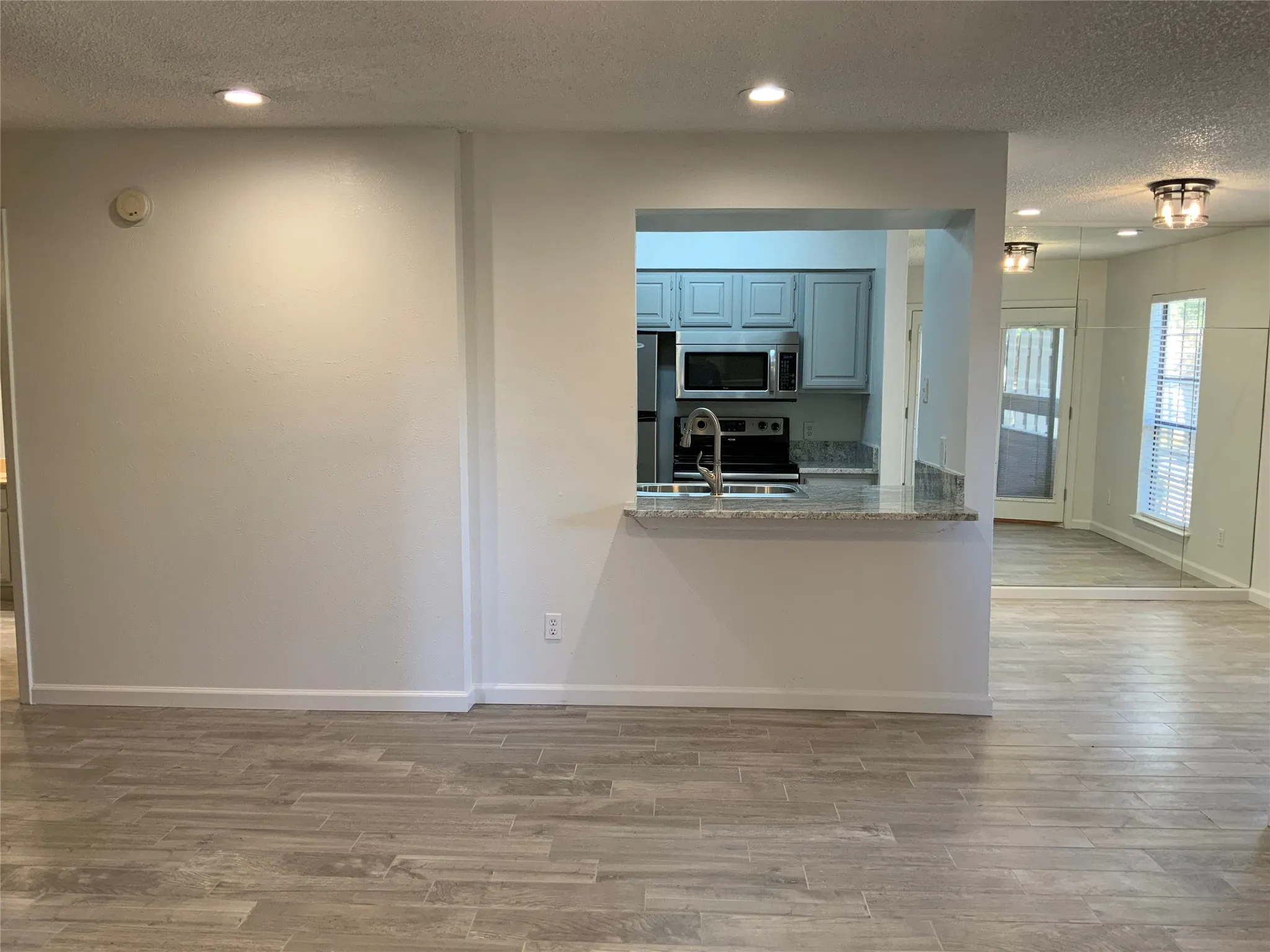 Condominium For Rent in Tarrant County , 1911 Chasewood Circle 110, Arlington, Texas 76011, 1 Bedroom, 1 Bathroom, Garage spaces, 792 Sqft, built in 1981, mls#21386997, Real Estate Agent in Arlington, Homes For Rent in Tarrant county, Homes For Rent in Arlington, Realtor in Arlington Texas, Real Estate Brokerage Independent Realty Texas, Luminita Cordes Realtor