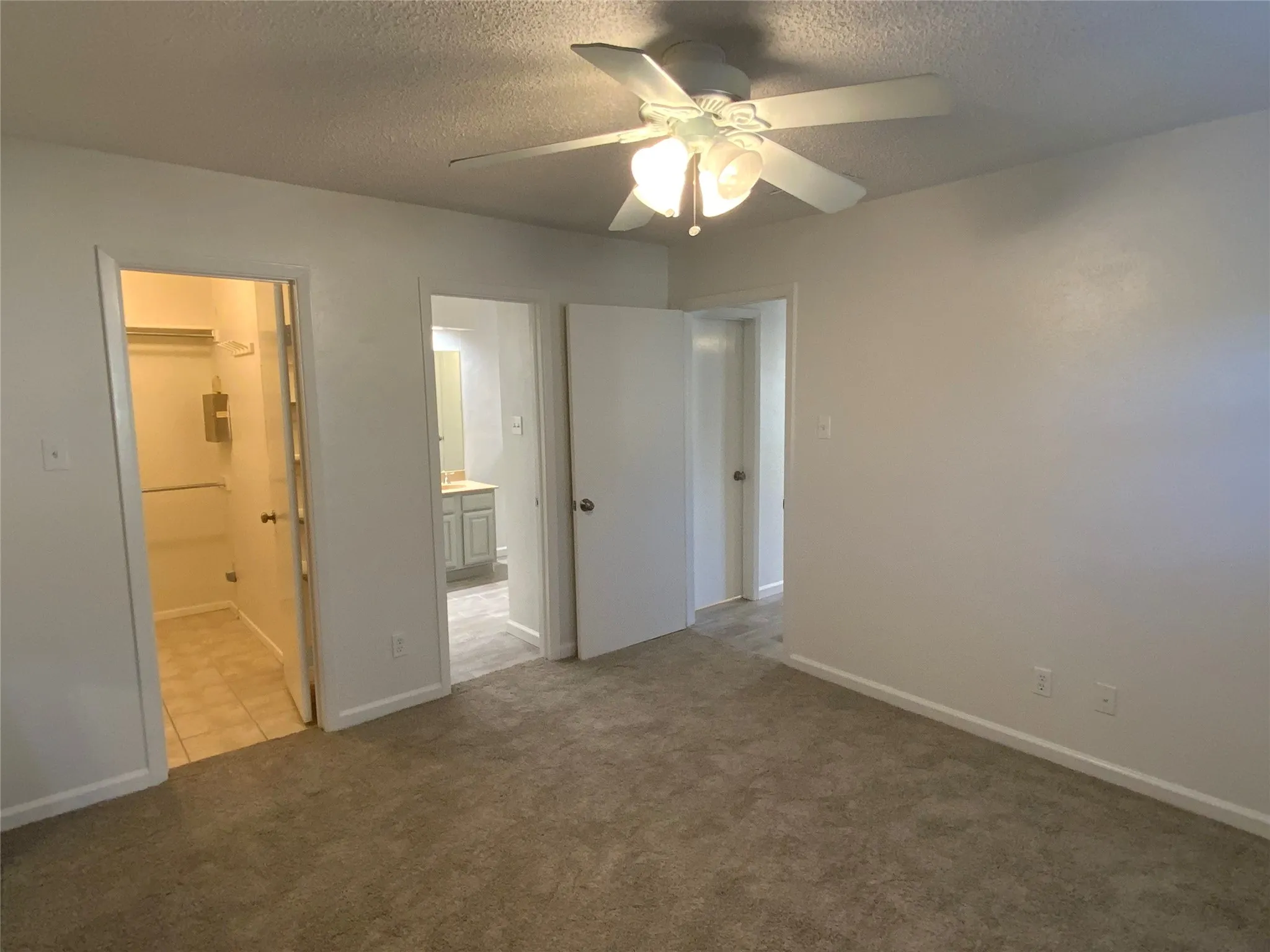 Condominium For Rent in Tarrant County , 1911 Chasewood Circle 110, Arlington, Texas 76011, 1 Bedroom, 1 Bathroom, Garage spaces, 792 Sqft, built in 1981, mls#21386997, Real Estate Agent in Arlington, Homes For Rent in Tarrant county, Homes For Rent in Arlington, Realtor in Arlington Texas, Real Estate Brokerage Independent Realty Texas, Luminita Cordes Realtor