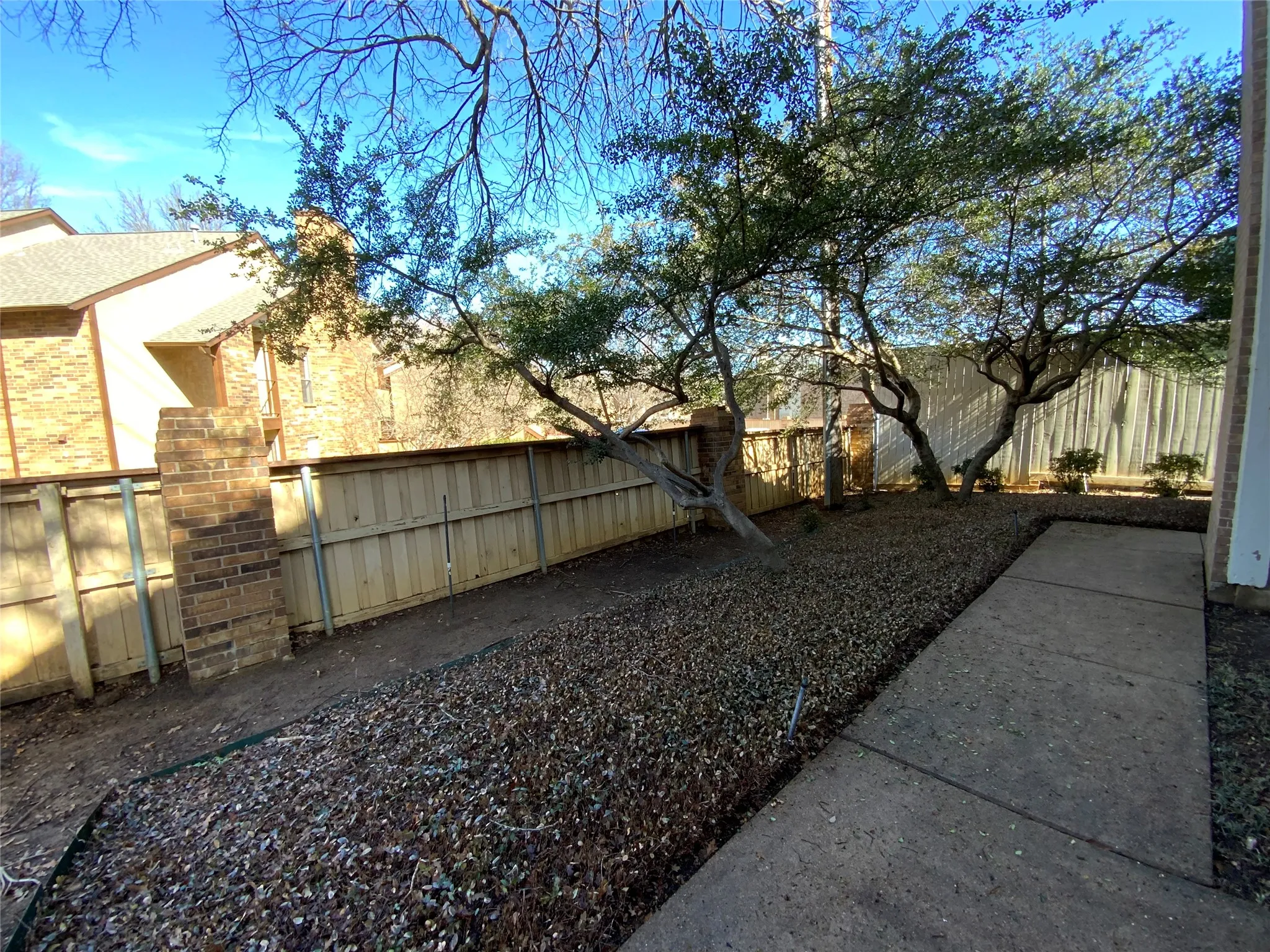 Condominium For Rent in Tarrant County , 1911 Chasewood Circle 110, Arlington, Texas 76011, 1 Bedroom, 1 Bathroom, Garage spaces, 792 Sqft, built in 1981, mls#21386997, Real Estate Agent in Arlington, Homes For Rent in Tarrant county, Homes For Rent in Arlington, Realtor in Arlington Texas, Real Estate Brokerage Independent Realty Texas, Luminita Cordes Realtor