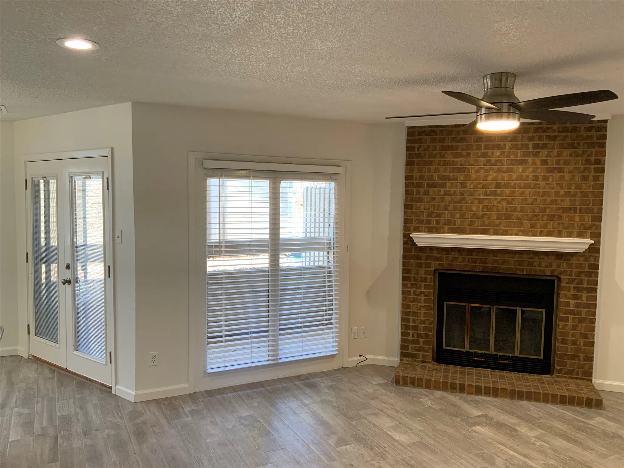 Condominium For Rent in Tarrant County , 1911 Chasewood Circle 110, Arlington, Texas 76011, 1 Bedroom, 1 Bathroom, Garage spaces, 792 Sqft, built in 1981, mls#21386997, Real Estate Agent in Arlington, Homes For Rent in Tarrant county, Homes For Rent in Arlington, Realtor in Arlington Texas, Real Estate Brokerage Independent Realty Texas, Luminita Cordes Realtor