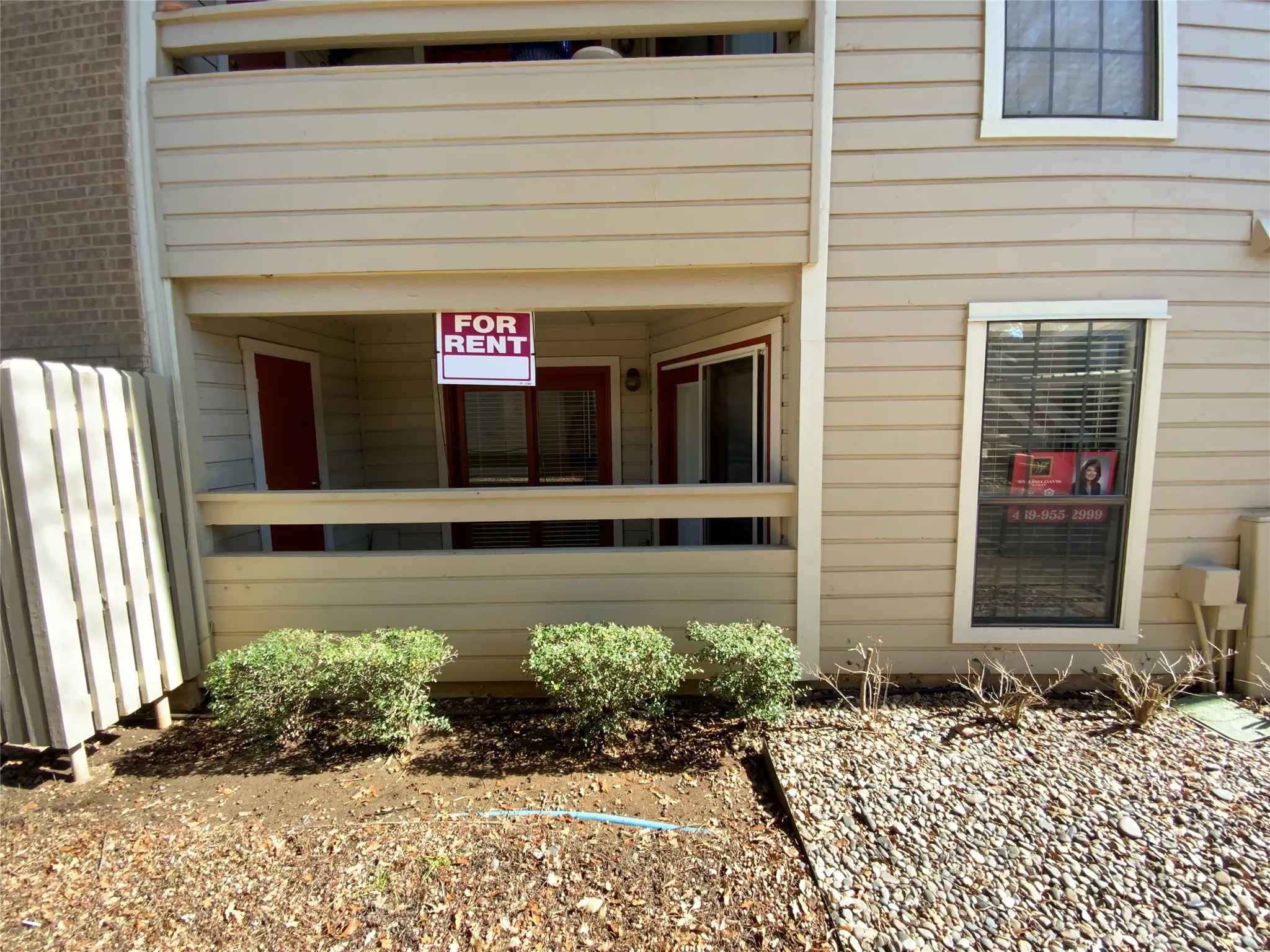 Condominium For Rent in Tarrant County , 1911 Chasewood Circle 110, Arlington, Texas 76011, 1 Bedroom, 1 Bathroom, Garage spaces, 792 Sqft, built in 1981, mls#21386997, Real Estate Agent in Arlington, Homes For Rent in Tarrant county, Homes For Rent in Arlington, Realtor in Arlington Texas, Real Estate Brokerage Independent Realty Texas, Luminita Cordes Realtor