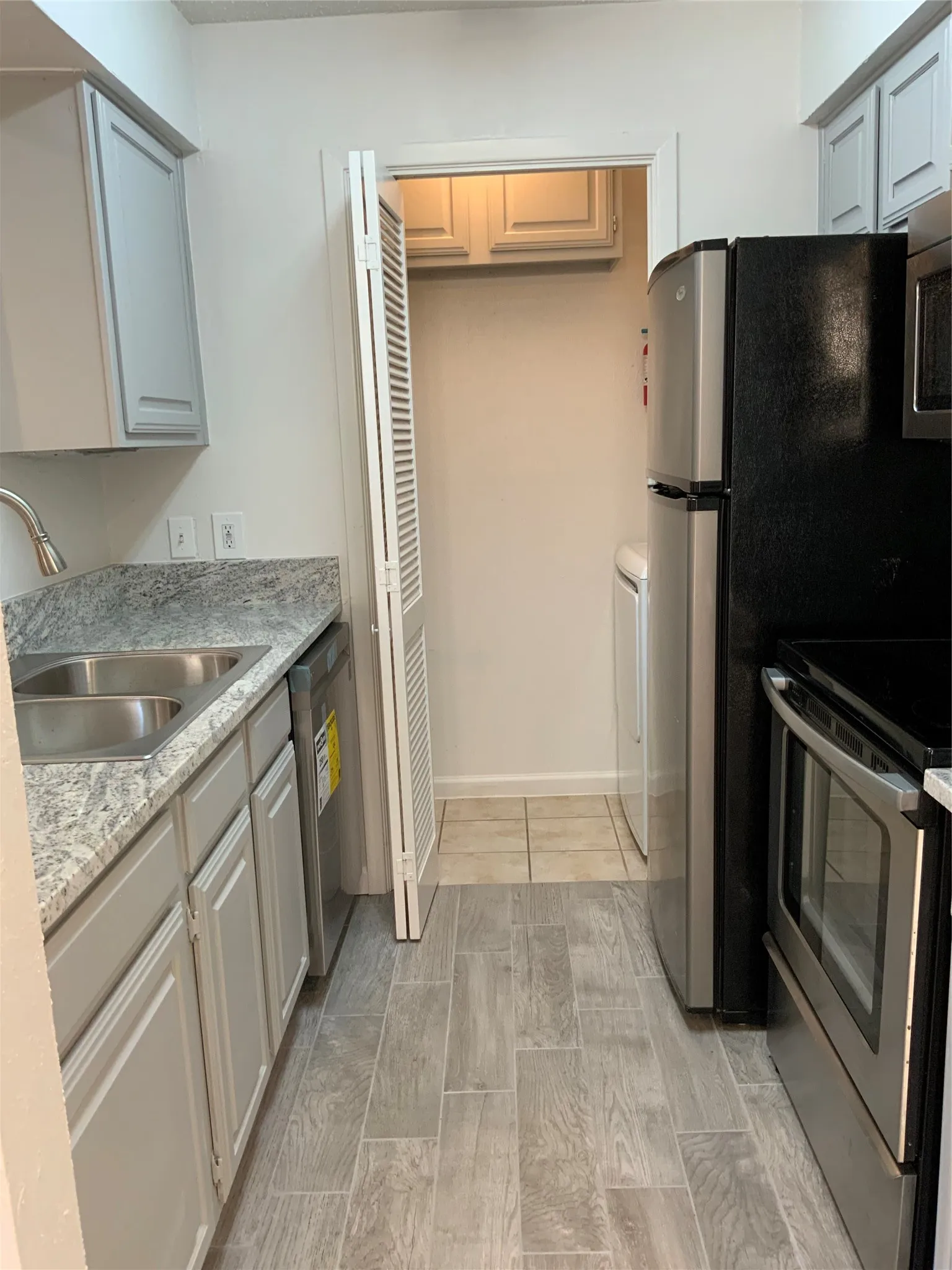 Condominium For Rent in Tarrant County , 1911 Chasewood Circle 110, Arlington, Texas 76011, 1 Bedroom, 1 Bathroom, Garage spaces, 792 Sqft, built in 1981, mls#21386997, Real Estate Agent in Arlington, Homes For Rent in Tarrant county, Homes For Rent in Arlington, Realtor in Arlington Texas, Real Estate Brokerage Independent Realty Texas, Luminita Cordes Realtor