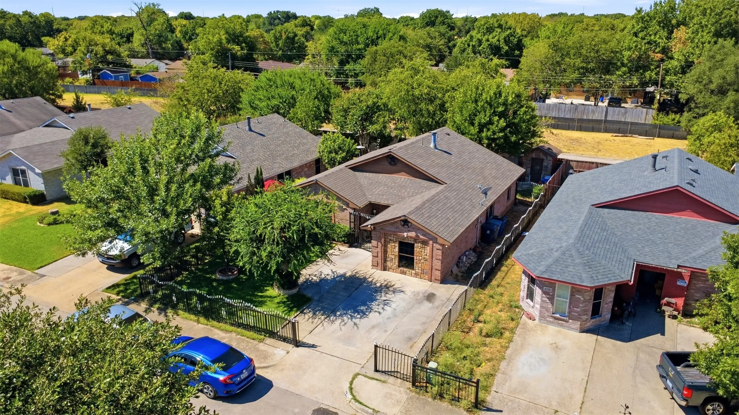 Single Family Residence For Sale in Dallas County , 4704 Lizzy Drive, Dallas, Texas 75211, 4 Bedroom, 2 Bathroom, Garage spaces, 1,276 Sqft, built in 1998, mls#21385728, Real Estate Agent in Dallas, Homes For Sale in Dallas county, Homes For Sale in Dallas, Realtor in Dallas Texas, Real Estate Brokerage Independent Realty Texas, Luminita Cordes Realtor