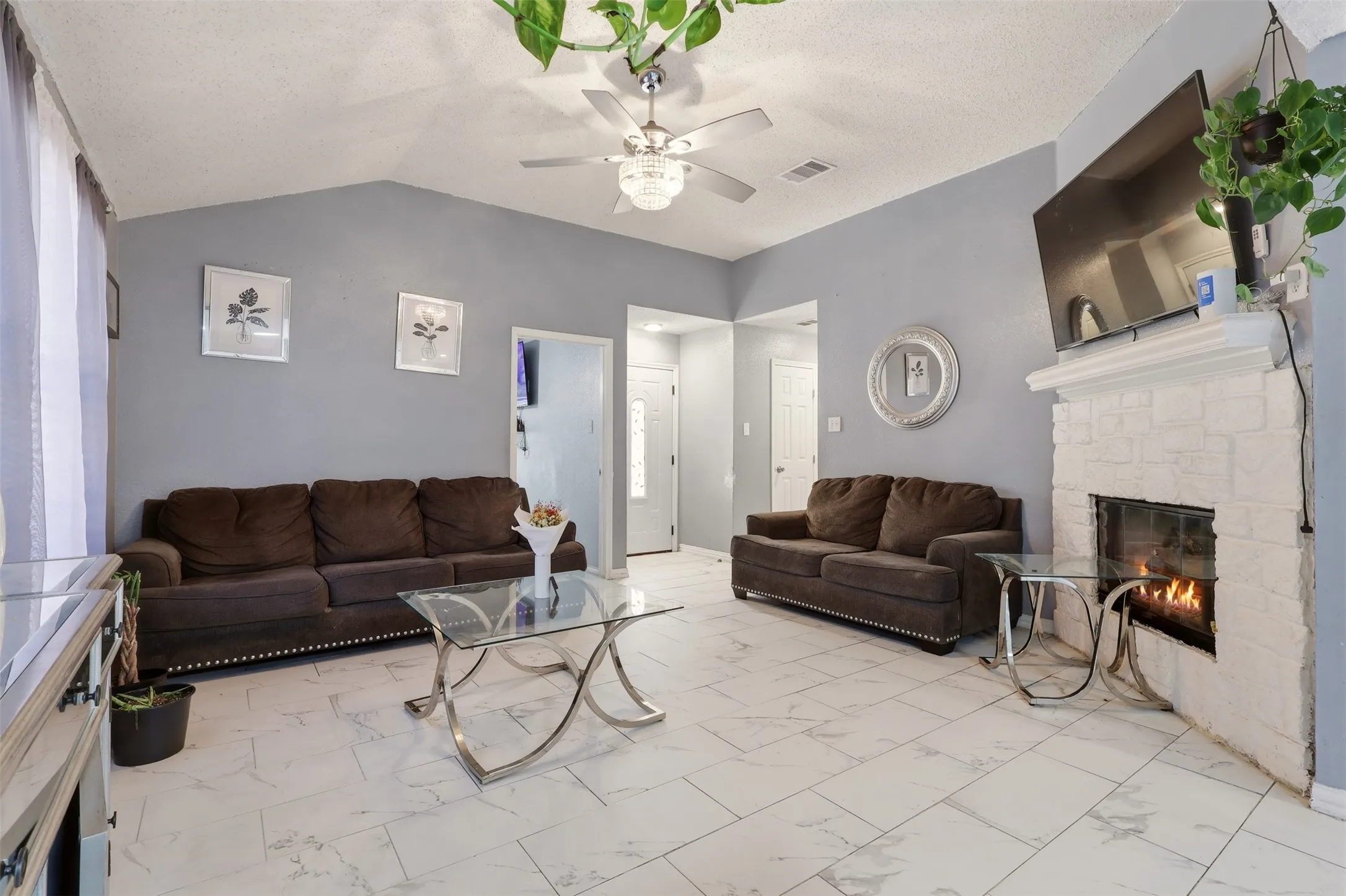 Single Family Residence For Sale in Dallas County , 4704 Lizzy Drive, Dallas, Texas 75211, 4 Bedroom, 2 Bathroom, Garage spaces, 1,276 Sqft, built in 1998, mls#21385728, Real Estate Agent in Dallas, Homes For Sale in Dallas county, Homes For Sale in Dallas, Realtor in Dallas Texas, Real Estate Brokerage Independent Realty Texas, Luminita Cordes Realtor