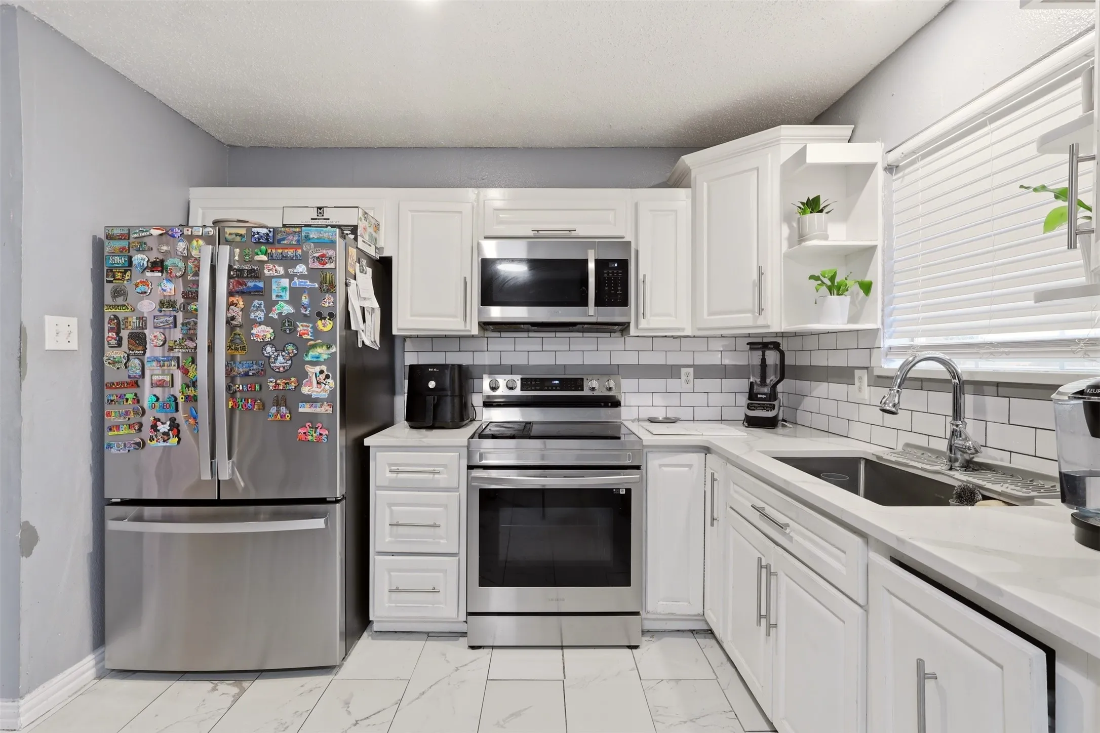 Single Family Residence For Sale in Dallas County , 4704 Lizzy Drive, Dallas, Texas 75211, 4 Bedroom, 2 Bathroom, Garage spaces, 1,276 Sqft, built in 1998, mls#21385728, Real Estate Agent in Dallas, Homes For Sale in Dallas county, Homes For Sale in Dallas, Realtor in Dallas Texas, Real Estate Brokerage Independent Realty Texas, Luminita Cordes Realtor