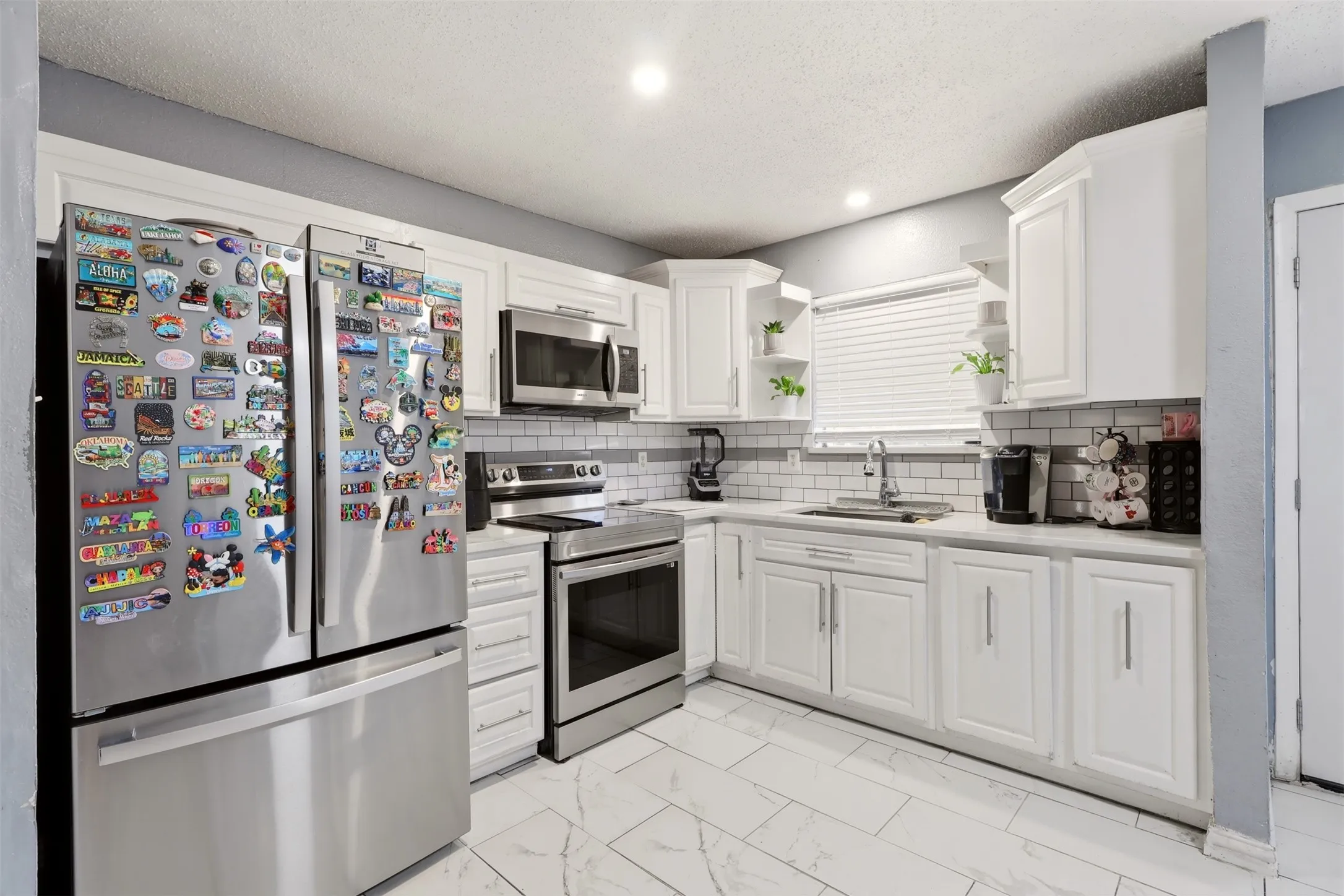 Single Family Residence For Sale in Dallas County , 4704 Lizzy Drive, Dallas, Texas 75211, 4 Bedroom, 2 Bathroom, Garage spaces, 1,276 Sqft, built in 1998, mls#21385728, Real Estate Agent in Dallas, Homes For Sale in Dallas county, Homes For Sale in Dallas, Realtor in Dallas Texas, Real Estate Brokerage Independent Realty Texas, Luminita Cordes Realtor