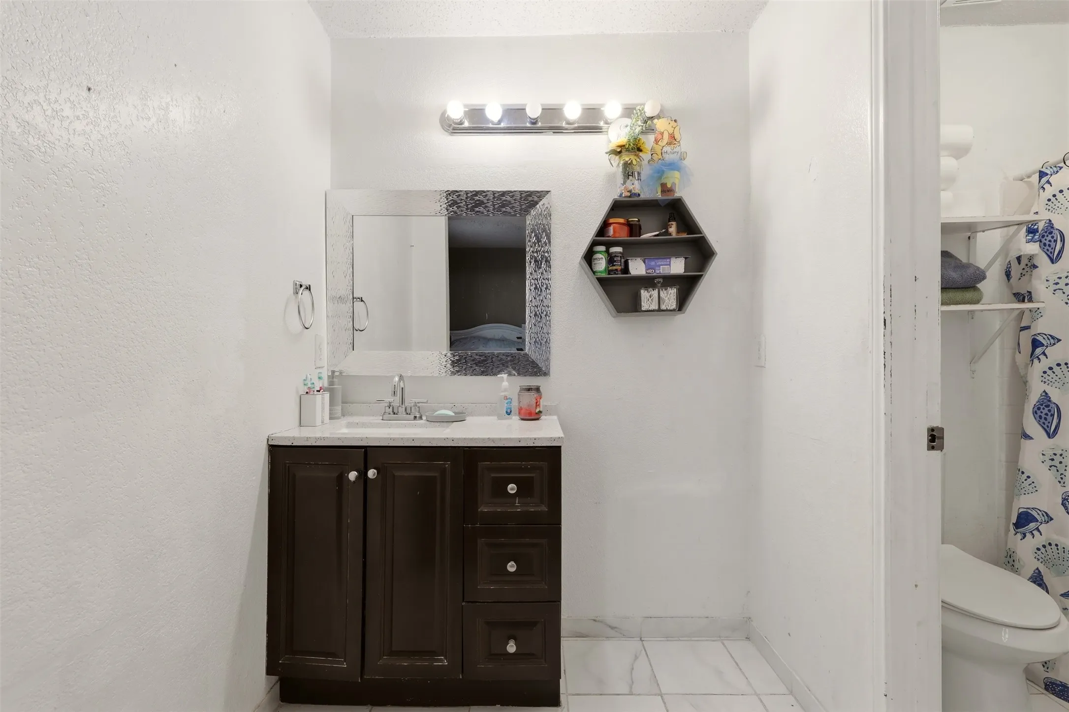 Single Family Residence For Sale in Dallas County , 4704 Lizzy Drive, Dallas, Texas 75211, 4 Bedroom, 2 Bathroom, Garage spaces, 1,276 Sqft, built in 1998, mls#21385728, Real Estate Agent in Dallas, Homes For Sale in Dallas county, Homes For Sale in Dallas, Realtor in Dallas Texas, Real Estate Brokerage Independent Realty Texas, Luminita Cordes Realtor