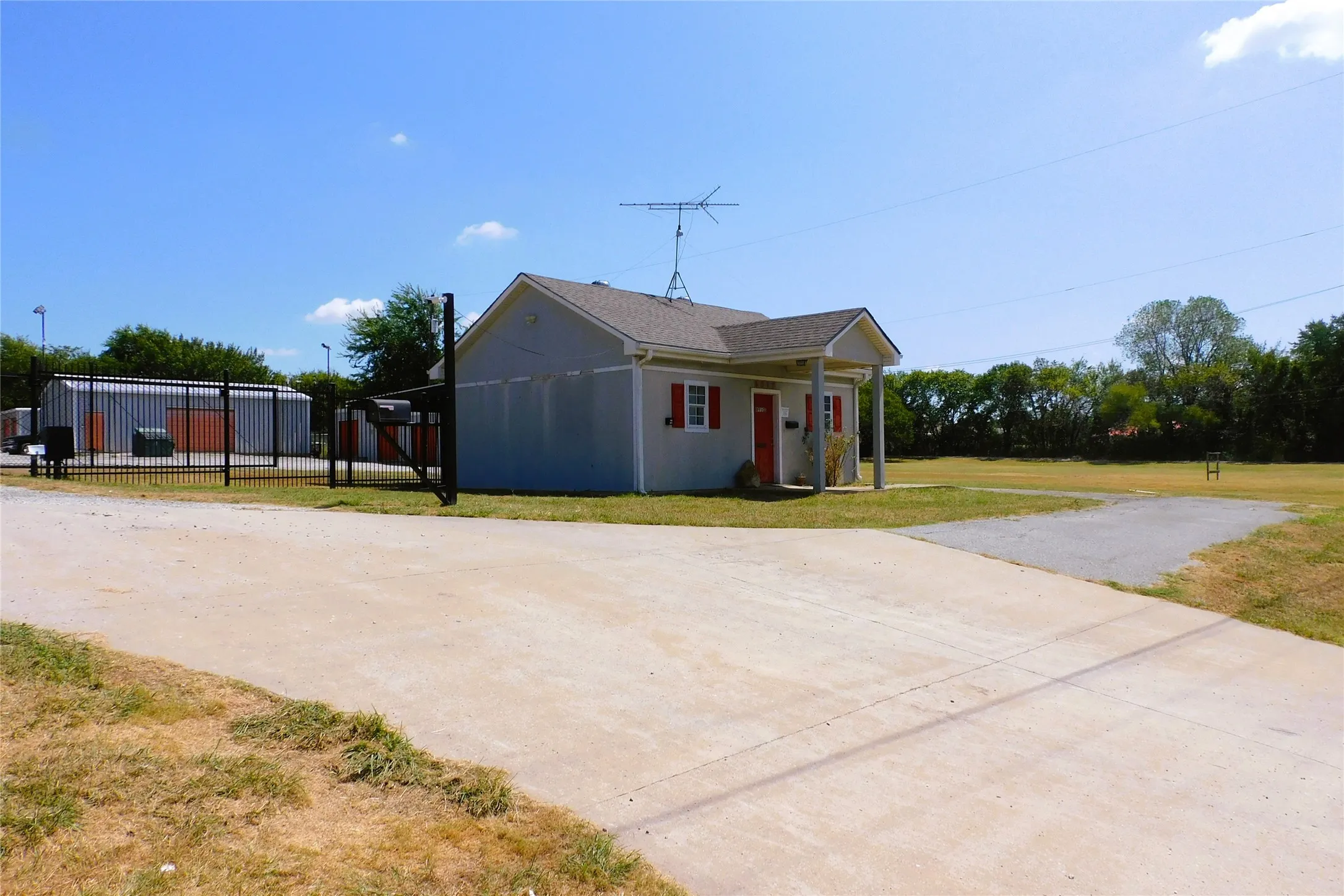 Office For Rent in Grayson County , 5012 FM 1417, Denison, Texas 75020, 0, 0, Garage spaces, 0 Sqft, built in 2004, mls#21387005, Real Estate Agent in Denison, Homes For Rent in Grayson county, Homes For Rent in Denison, Realtor in Denison Texas, Real Estate Brokerage Independent Realty Texas, Luminita Cordes Realtor