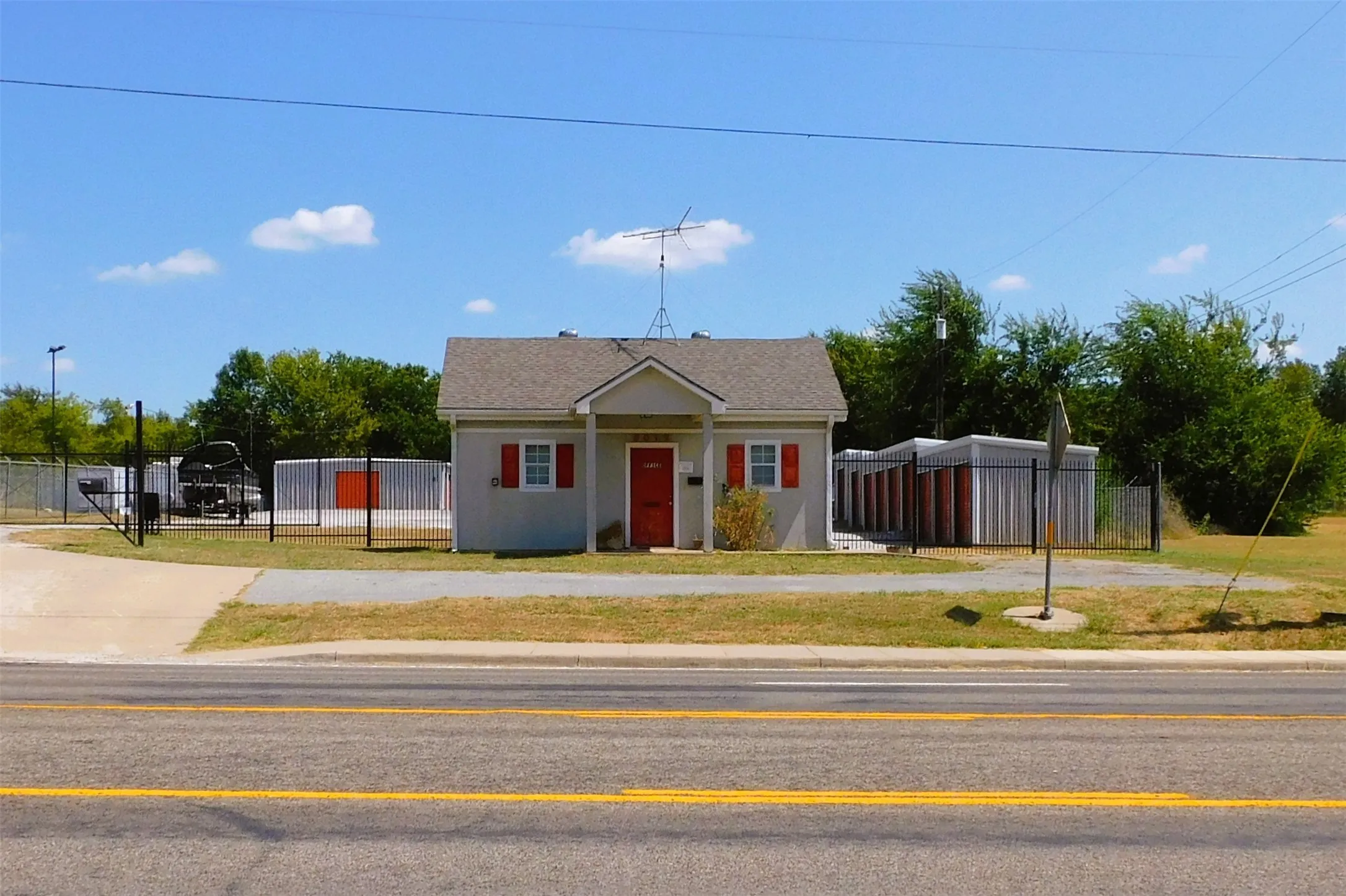 Office For Rent in Grayson County , 5012 FM 1417, Denison, Texas 75020, 0, 0, Garage spaces, 0 Sqft, built in 2004, mls#21387005, Real Estate Agent in Denison, Homes For Rent in Grayson county, Homes For Rent in Denison, Realtor in Denison Texas, Real Estate Brokerage Independent Realty Texas, Luminita Cordes Realtor