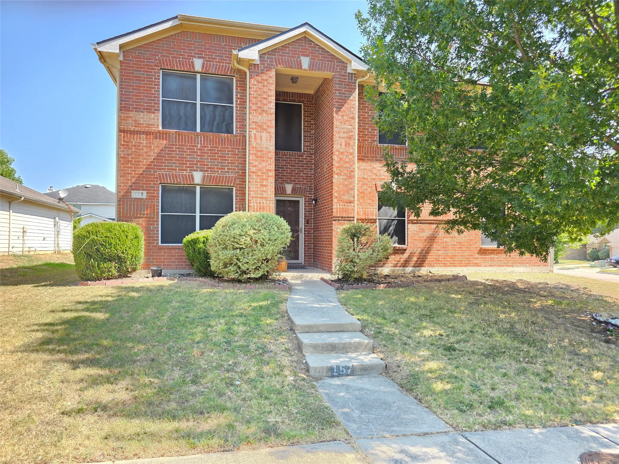 Single Family Residence For Sale in Dallas County , 157 Bushel Lane, Dallas, Texas 75241, 5 Bedroom, 3 Bathroom, 2 Garage spaces, 2,424 Sqft, built in 2007, mls#21387008, Real Estate Agent in Dallas, Homes For Sale in Dallas county, Homes For Sale in Dallas, Realtor in Dallas Texas, Real Estate Brokerage Independent Realty Texas, Luminita Cordes Realtor