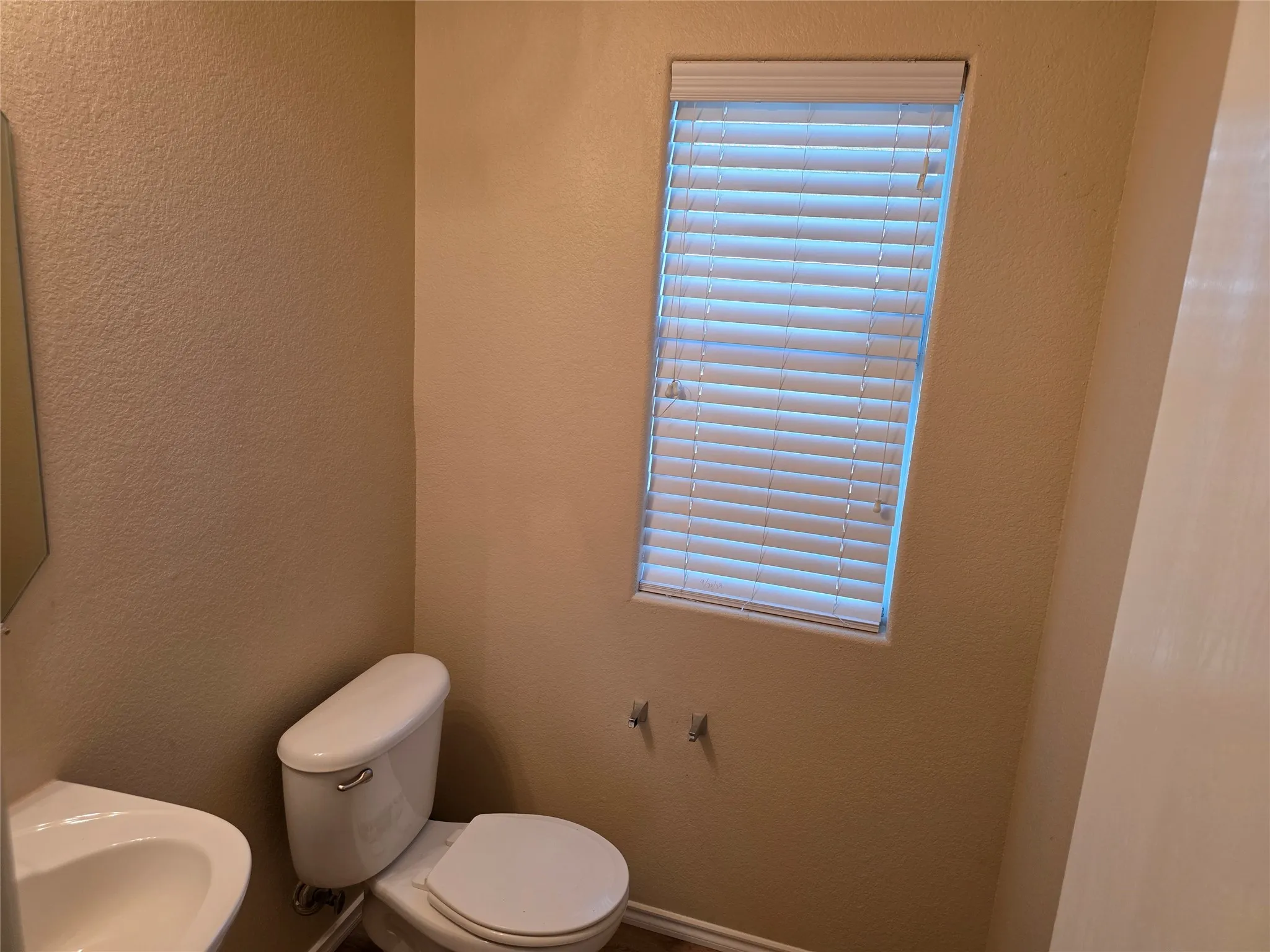 Single Family Residence For Sale in Dallas County , 157 Bushel Lane, Dallas, Texas 75241, 5 Bedroom, 3 Bathroom, 2 Garage spaces, 2,424 Sqft, built in 2007, mls#21387008, Real Estate Agent in Dallas, Homes For Sale in Dallas county, Homes For Sale in Dallas, Realtor in Dallas Texas, Real Estate Brokerage Independent Realty Texas, Luminita Cordes Realtor