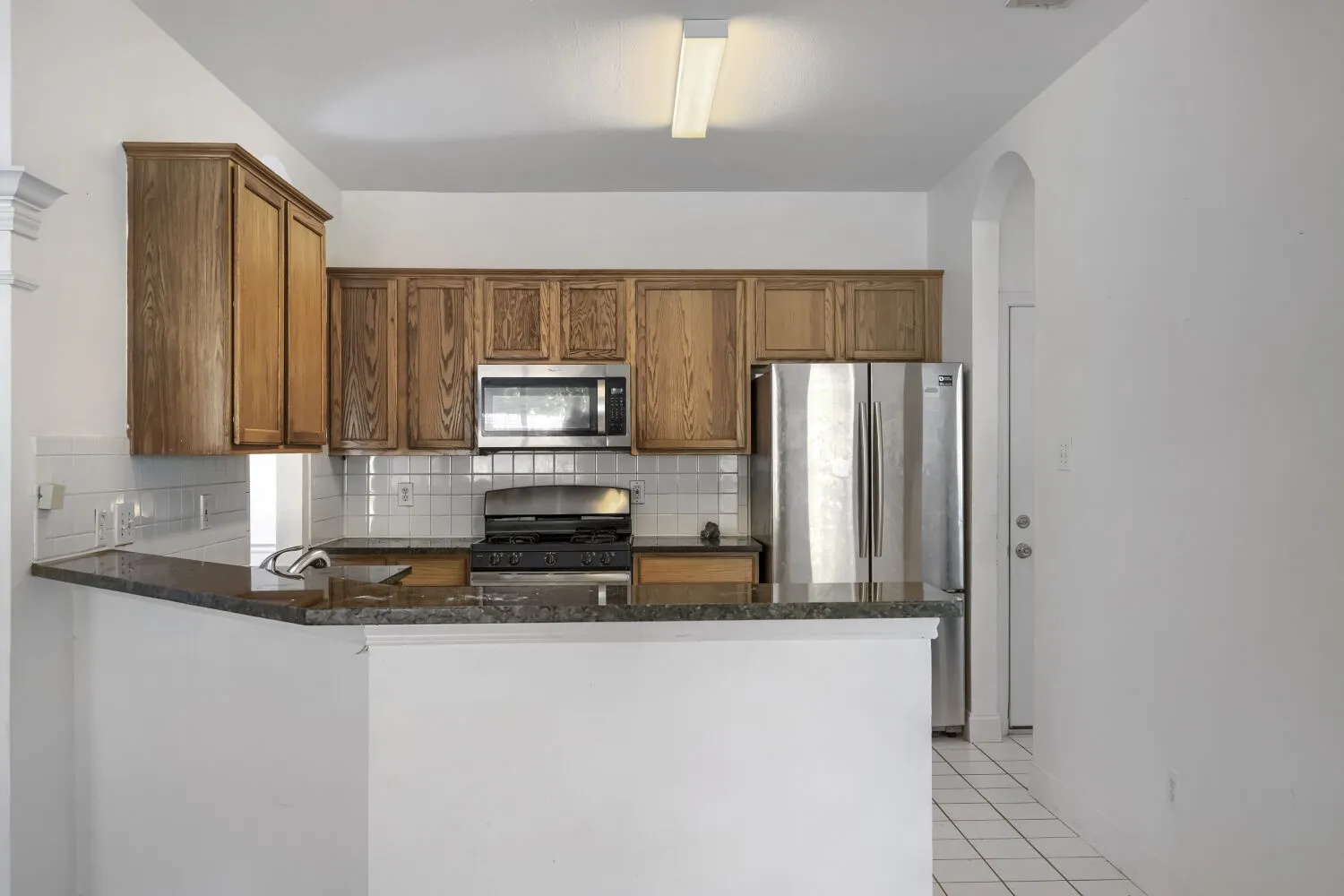 Single Family Residence For Rent in Tarrant County , 7018 Echo Lake Court, Arlington, Texas 76001, 4 Bedroom, 3 Bathroom, 2 Garage spaces, 2,143 Sqft, built in 2000, mls#21386995, Real Estate Agent in Arlington, Homes For Rent in Tarrant county, Homes For Rent in Arlington, Realtor in Arlington Texas, Real Estate Brokerage Independent Realty Texas, Luminita Cordes Realtor