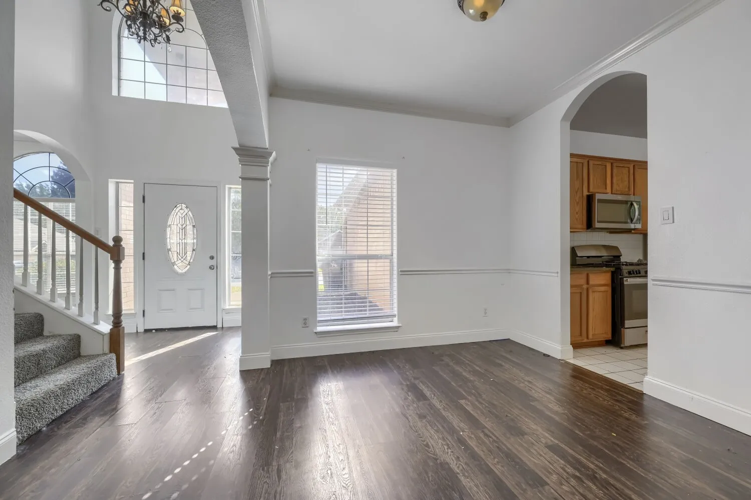 Single Family Residence For Rent in Tarrant County , 7018 Echo Lake Court, Arlington, Texas 76001, 4 Bedroom, 3 Bathroom, 2 Garage spaces, 2,143 Sqft, built in 2000, mls#21386995, Real Estate Agent in Arlington, Homes For Rent in Tarrant county, Homes For Rent in Arlington, Realtor in Arlington Texas, Real Estate Brokerage Independent Realty Texas, Luminita Cordes Realtor