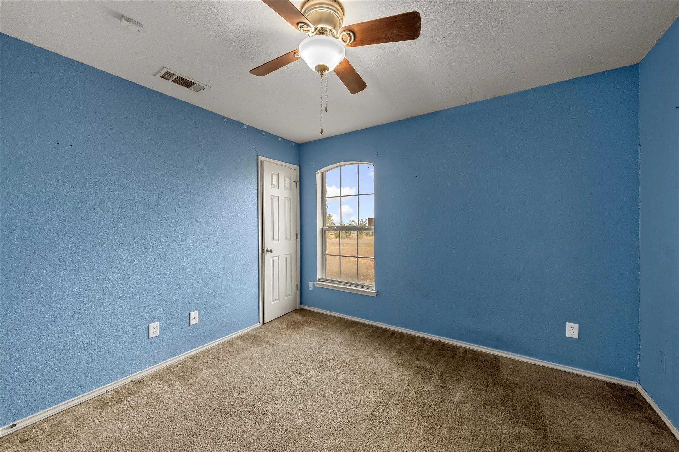 Single Family Residence For Sale in Mc Lennan County , 240 B B Burt, Waco, Texas 76708, 3 Bedroom, 2 Bathroom, 2 Garage spaces, 1,439 Sqft, built in 2009, mls#21386959, Real Estate Agent in Waco, Homes For Sale in Mc Lennan county, Homes For Sale in Waco, Realtor in Waco Texas, Real Estate Brokerage Independent Realty Texas, Luminita Cordes Realtor