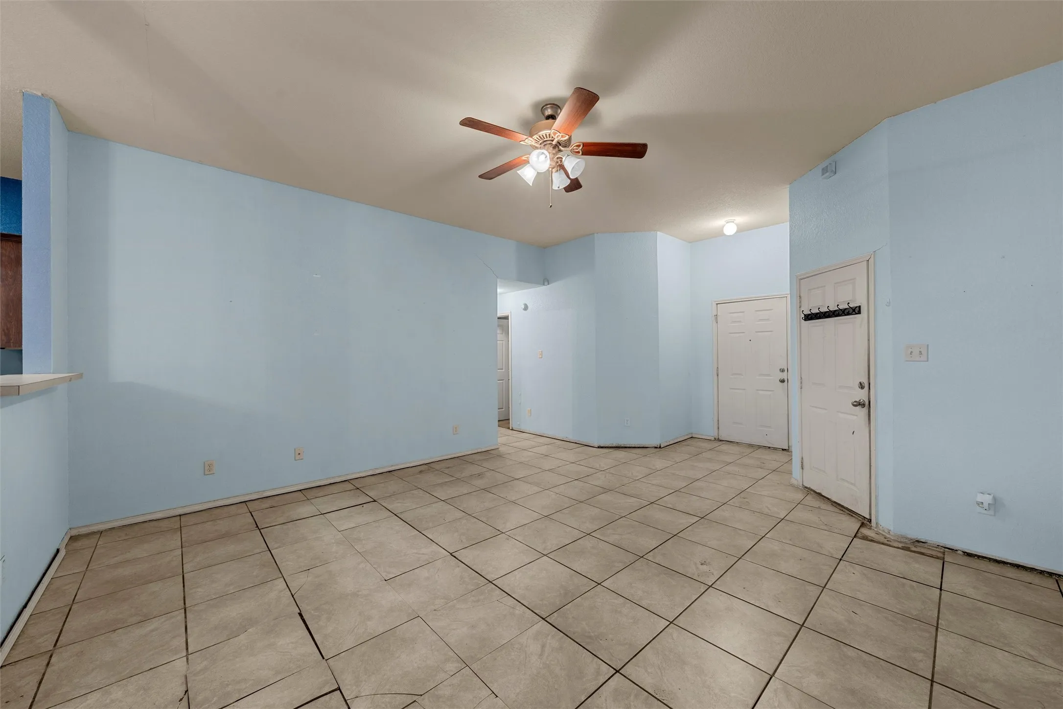 Single Family Residence For Sale in Mc Lennan County , 240 B B Burt, Waco, Texas 76708, 3 Bedroom, 2 Bathroom, 2 Garage spaces, 1,439 Sqft, built in 2009, mls#21386959, Real Estate Agent in Waco, Homes For Sale in Mc Lennan county, Homes For Sale in Waco, Realtor in Waco Texas, Real Estate Brokerage Independent Realty Texas, Luminita Cordes Realtor