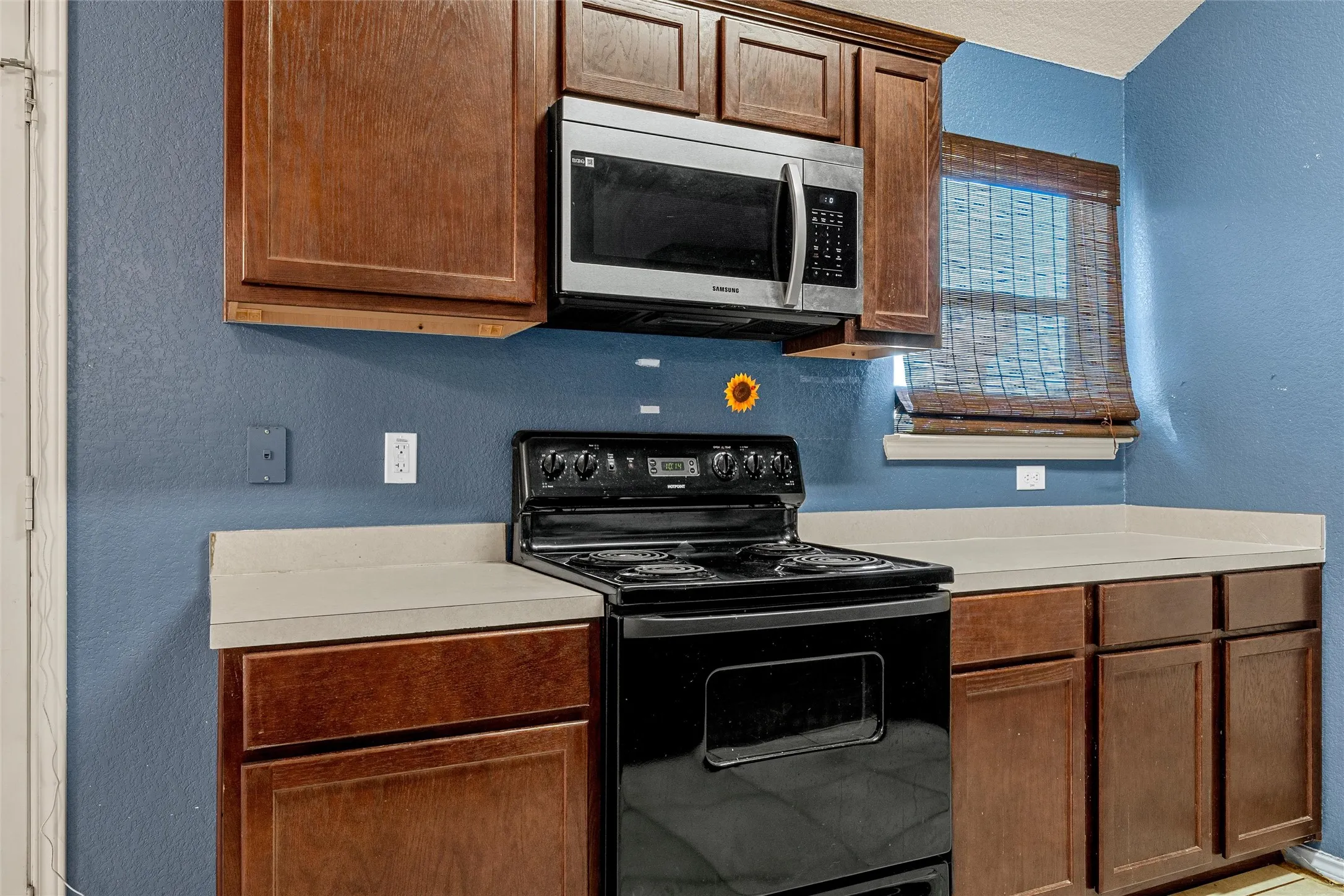 Single Family Residence For Sale in Mc Lennan County , 240 B B Burt, Waco, Texas 76708, 3 Bedroom, 2 Bathroom, 2 Garage spaces, 1,439 Sqft, built in 2009, mls#21386959, Real Estate Agent in Waco, Homes For Sale in Mc Lennan county, Homes For Sale in Waco, Realtor in Waco Texas, Real Estate Brokerage Independent Realty Texas, Luminita Cordes Realtor