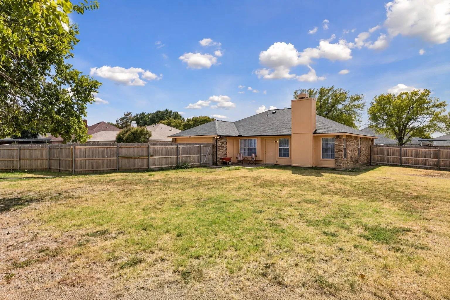 Single Family Residence For Sale in Denton County , 7048 Sample Drive, The Colony, Texas 75056, 4 Bedroom, 2 Bathroom, 2 Garage spaces, 1,831 Sqft, built in 1991, mls#21386853, Real Estate Agent in The Colony, Homes For Sale in Denton county, Homes For Sale in The Colony, Realtor in The Colony Texas, Real Estate Brokerage Independent Realty Texas, Luminita Cordes Realtor