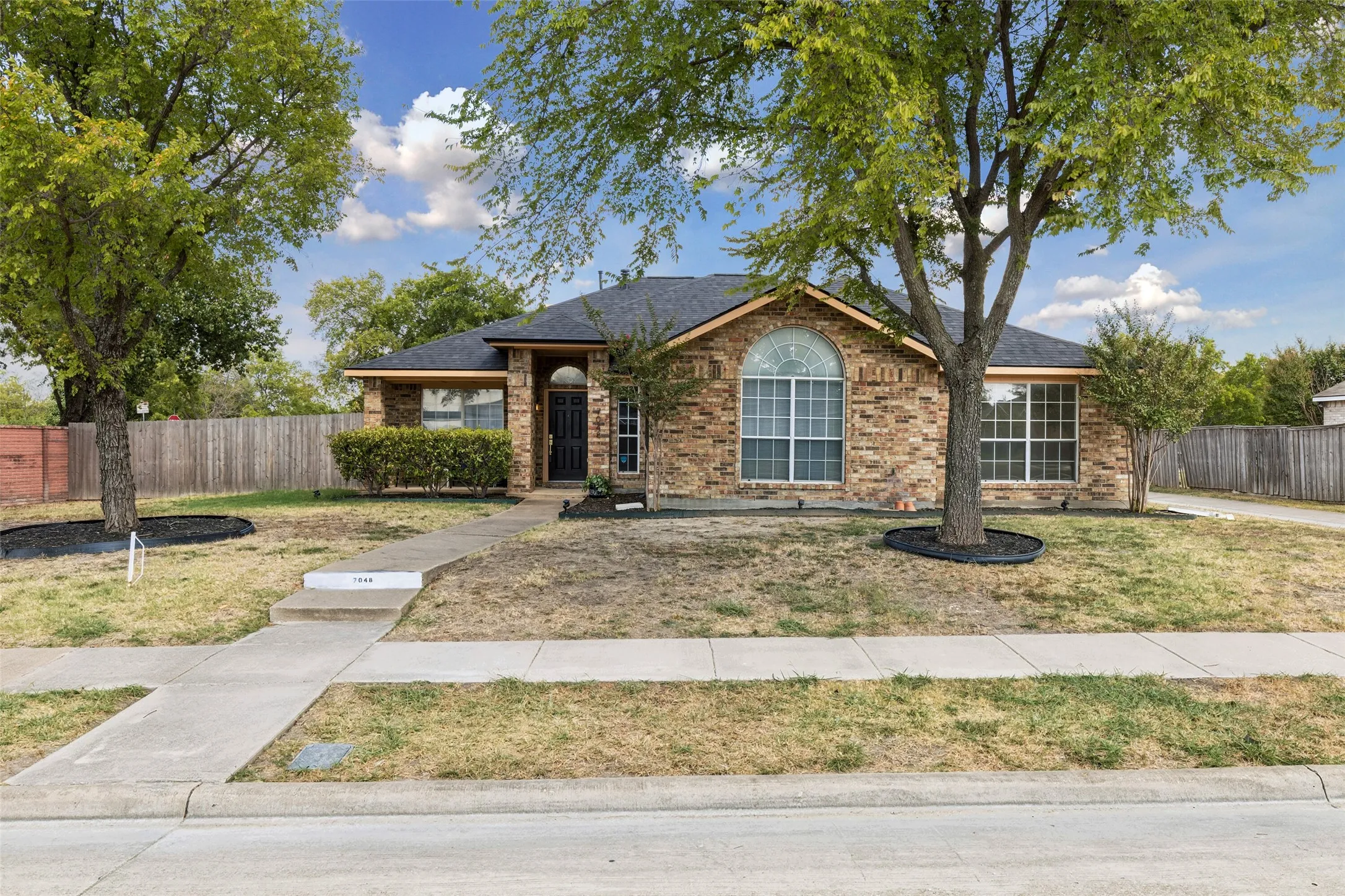 Single Family Residence For Sale in Denton County , 7048 Sample Drive, The Colony, Texas 75056, 4 Bedroom, 2 Bathroom, 2 Garage spaces, 1,831 Sqft, built in 1991, mls#21386853, Real Estate Agent in The Colony, Homes For Sale in Denton county, Homes For Sale in The Colony, Realtor in The Colony Texas, Real Estate Brokerage Independent Realty Texas, Luminita Cordes Realtor