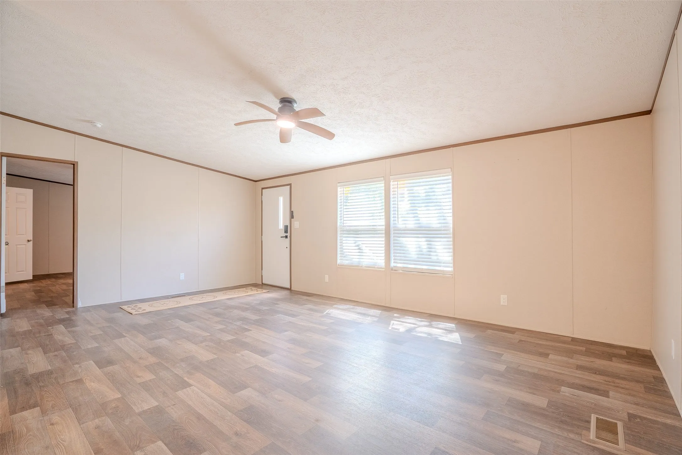 Manufactured Home For Sale in Hood County , 5913 N Oklahoma Trail, Granbury, Texas 76048, 4 Bedroom, 2 Bathroom, Garage spaces, 1,904 Sqft, built in 2023, mls#21386954, Real Estate Agent in Granbury, Homes For Sale in Hood county, Homes For Sale in Granbury, Realtor in Granbury Texas, Real Estate Brokerage Independent Realty Texas, Luminita Cordes Realtor