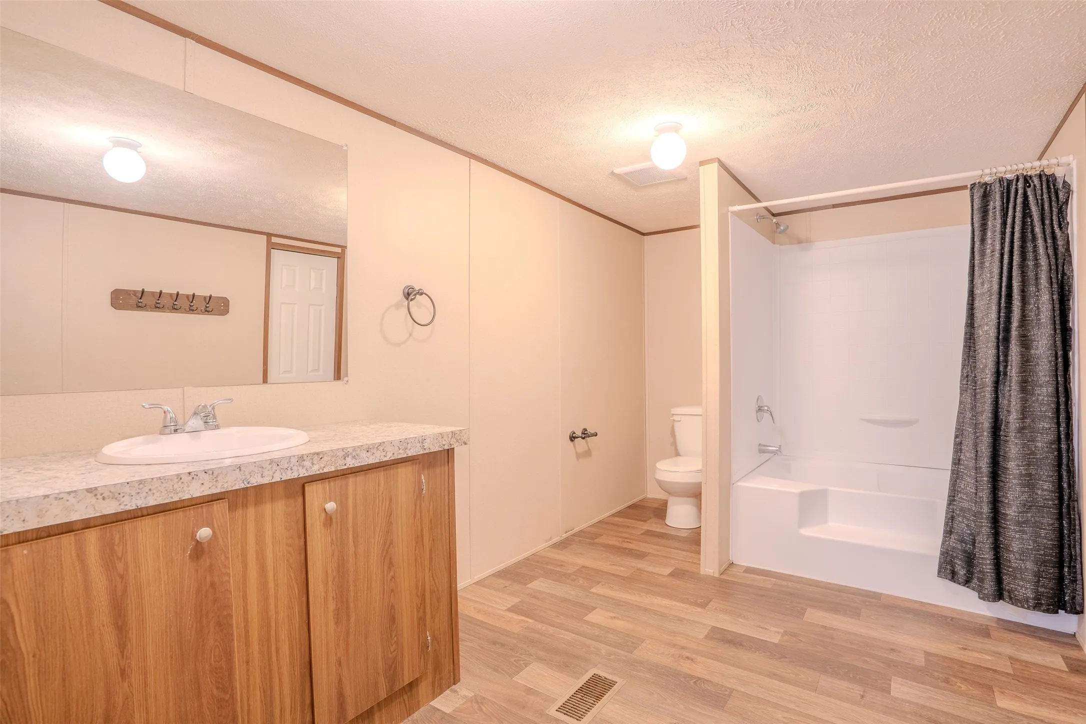 Manufactured Home For Sale in Hood County , 5913 N Oklahoma Trail, Granbury, Texas 76048, 4 Bedroom, 2 Bathroom, Garage spaces, 1,904 Sqft, built in 2023, mls#21386954, Real Estate Agent in Granbury, Homes For Sale in Hood county, Homes For Sale in Granbury, Realtor in Granbury Texas, Real Estate Brokerage Independent Realty Texas, Luminita Cordes Realtor