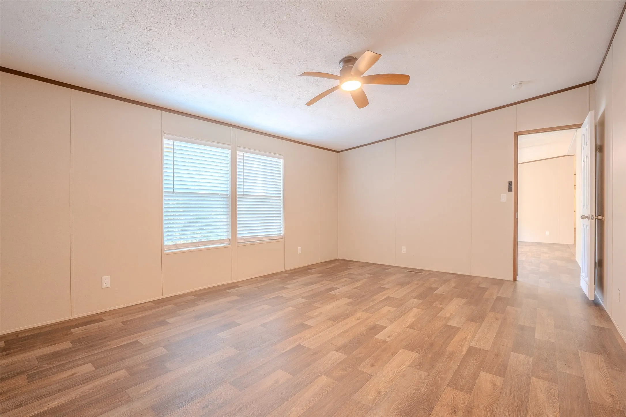 Manufactured Home For Sale in Hood County , 5913 N Oklahoma Trail, Granbury, Texas 76048, 4 Bedroom, 2 Bathroom, Garage spaces, 1,904 Sqft, built in 2023, mls#21386954, Real Estate Agent in Granbury, Homes For Sale in Hood county, Homes For Sale in Granbury, Realtor in Granbury Texas, Real Estate Brokerage Independent Realty Texas, Luminita Cordes Realtor