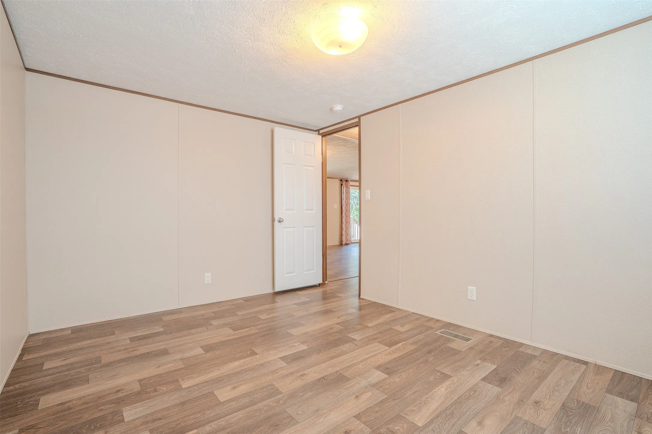 Manufactured Home For Sale in Hood County , 5913 N Oklahoma Trail, Granbury, Texas 76048, 4 Bedroom, 2 Bathroom, Garage spaces, 1,904 Sqft, built in 2023, mls#21386954, Real Estate Agent in Granbury, Homes For Sale in Hood county, Homes For Sale in Granbury, Realtor in Granbury Texas, Real Estate Brokerage Independent Realty Texas, Luminita Cordes Realtor