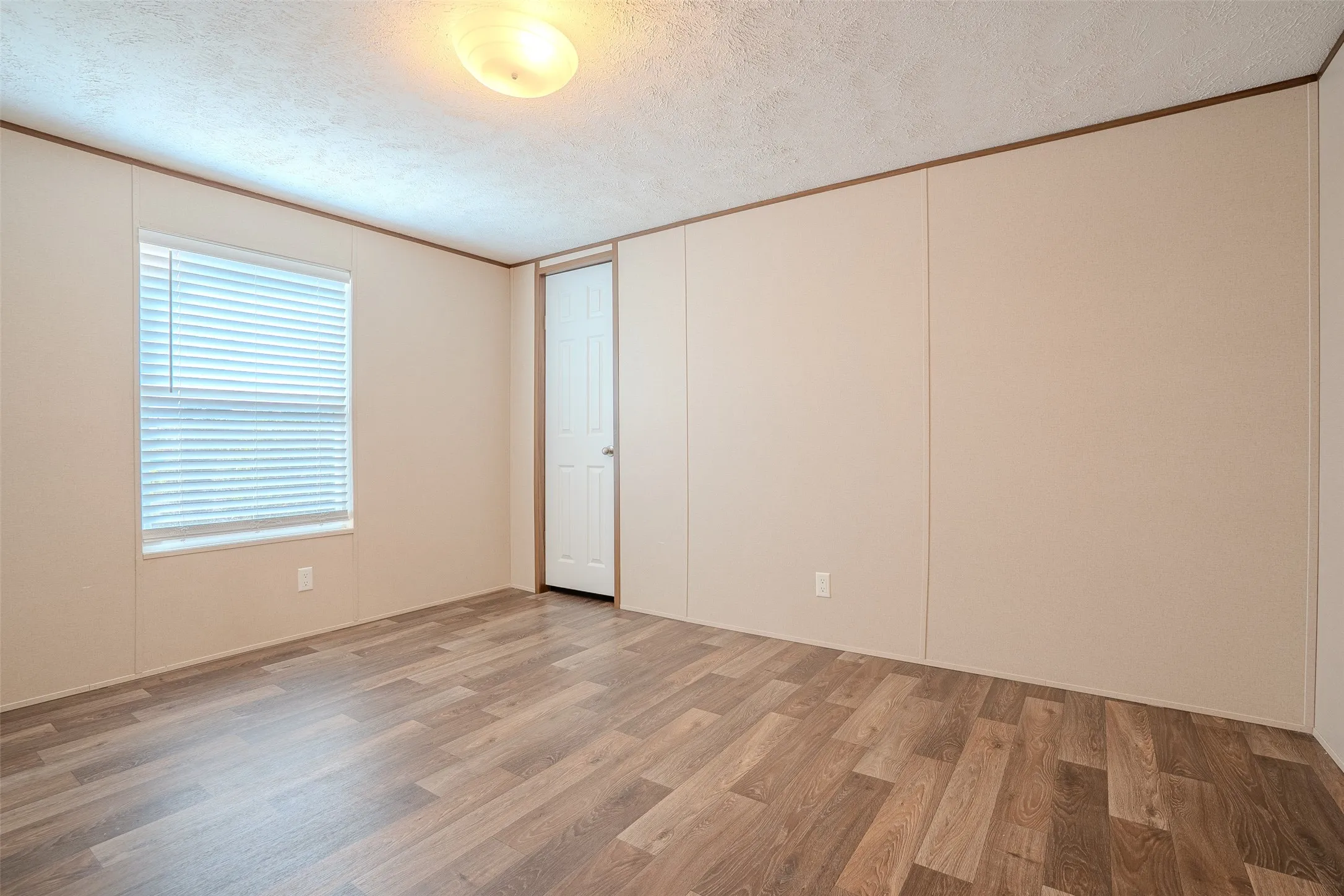Manufactured Home For Sale in Hood County , 5913 N Oklahoma Trail, Granbury, Texas 76048, 4 Bedroom, 2 Bathroom, Garage spaces, 1,904 Sqft, built in 2023, mls#21386954, Real Estate Agent in Granbury, Homes For Sale in Hood county, Homes For Sale in Granbury, Realtor in Granbury Texas, Real Estate Brokerage Independent Realty Texas, Luminita Cordes Realtor