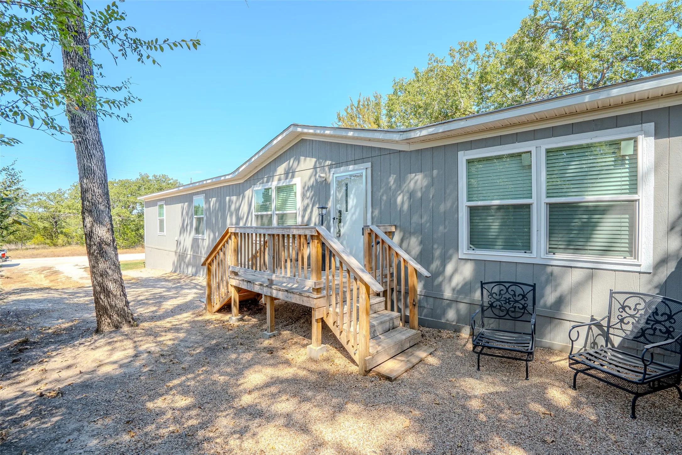 Manufactured Home For Sale in Hood County , 5913 N Oklahoma Trail, Granbury, Texas 76048, 4 Bedroom, 2 Bathroom, Garage spaces, 1,904 Sqft, built in 2023, mls#21386954, Real Estate Agent in Granbury, Homes For Sale in Hood county, Homes For Sale in Granbury, Realtor in Granbury Texas, Real Estate Brokerage Independent Realty Texas, Luminita Cordes Realtor