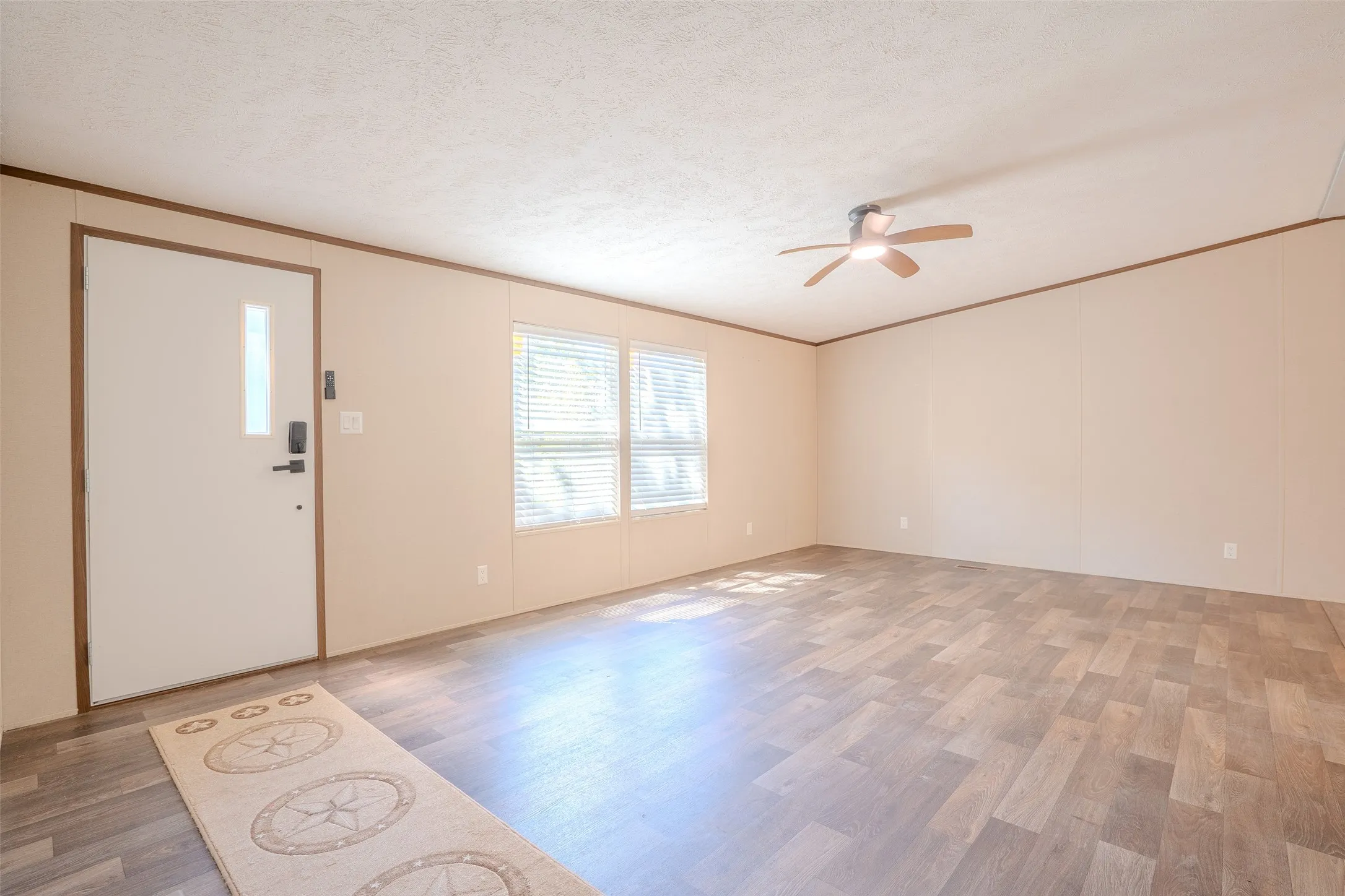 Manufactured Home For Sale in Hood County , 5913 N Oklahoma Trail, Granbury, Texas 76048, 4 Bedroom, 2 Bathroom, Garage spaces, 1,904 Sqft, built in 2023, mls#21386954, Real Estate Agent in Granbury, Homes For Sale in Hood county, Homes For Sale in Granbury, Realtor in Granbury Texas, Real Estate Brokerage Independent Realty Texas, Luminita Cordes Realtor