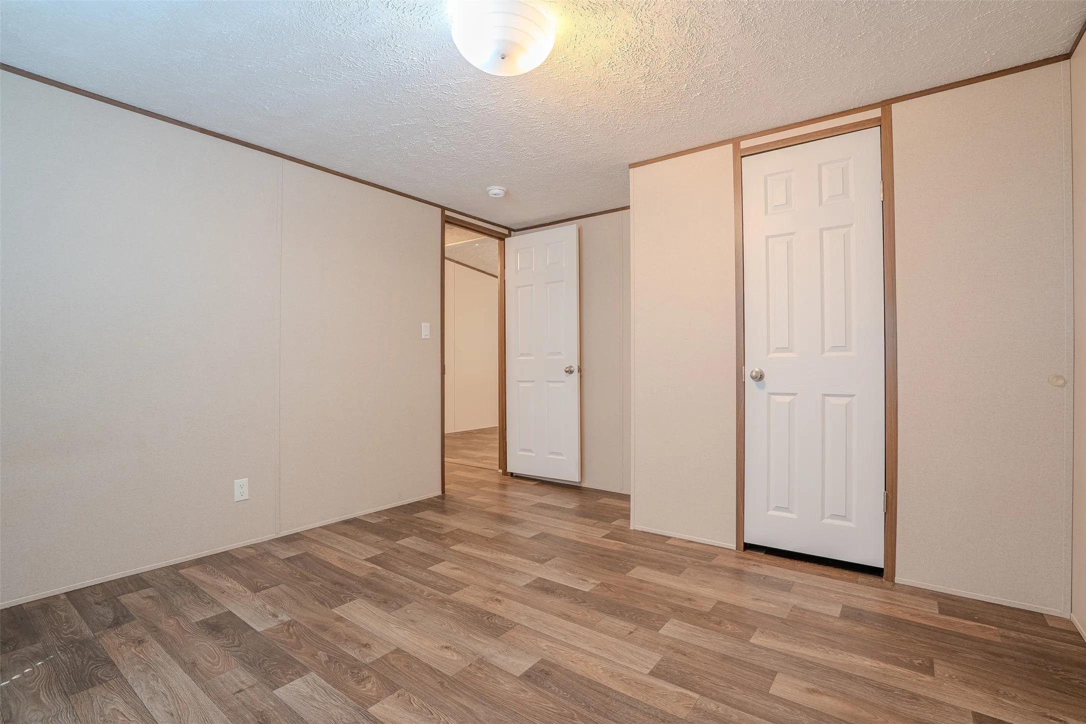 Manufactured Home For Sale in Hood County , 5913 N Oklahoma Trail, Granbury, Texas 76048, 4 Bedroom, 2 Bathroom, Garage spaces, 1,904 Sqft, built in 2023, mls#21386954, Real Estate Agent in Granbury, Homes For Sale in Hood county, Homes For Sale in Granbury, Realtor in Granbury Texas, Real Estate Brokerage Independent Realty Texas, Luminita Cordes Realtor