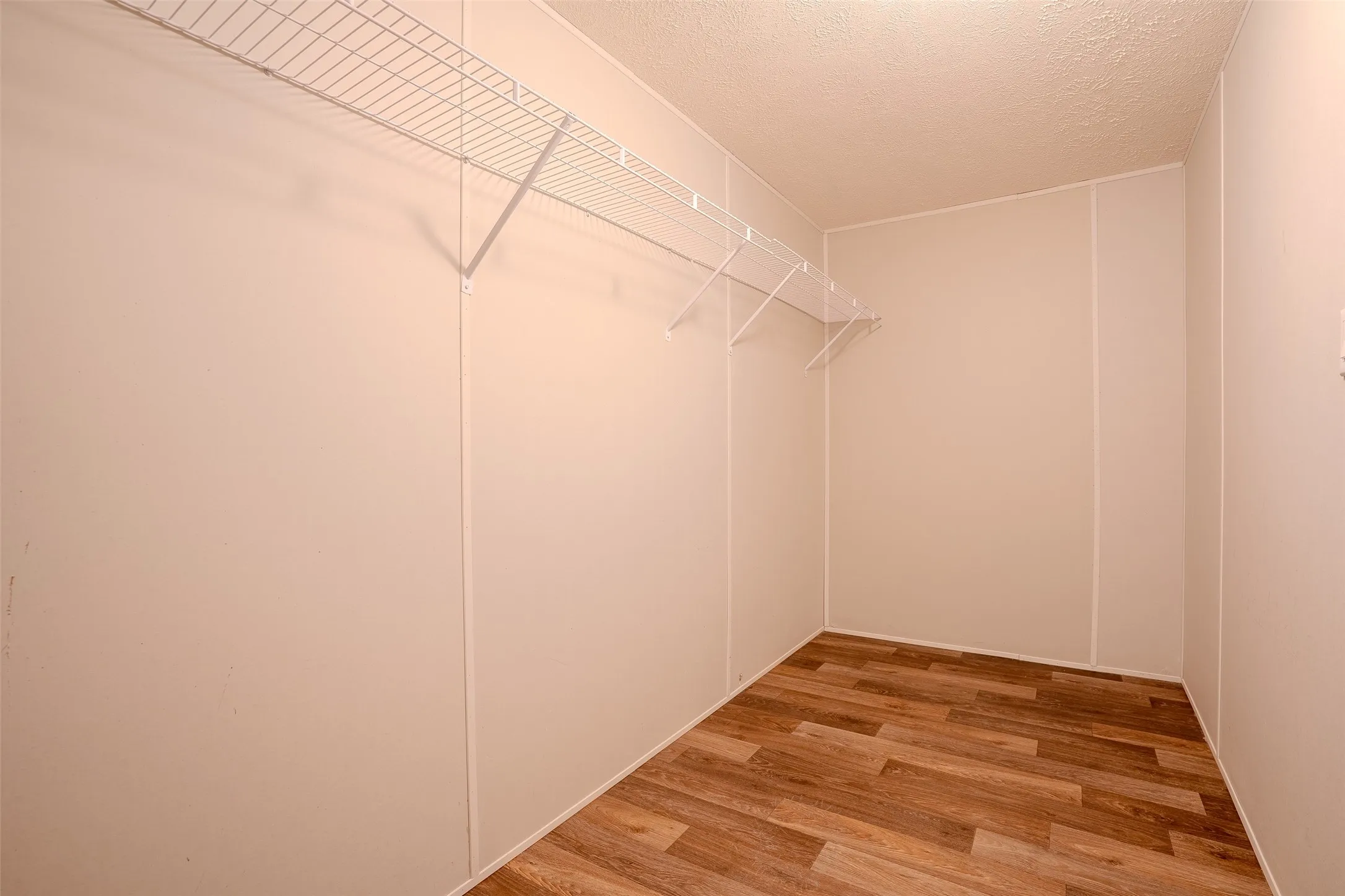 Manufactured Home For Sale in Hood County , 5913 N Oklahoma Trail, Granbury, Texas 76048, 4 Bedroom, 2 Bathroom, Garage spaces, 1,904 Sqft, built in 2023, mls#21386954, Real Estate Agent in Granbury, Homes For Sale in Hood county, Homes For Sale in Granbury, Realtor in Granbury Texas, Real Estate Brokerage Independent Realty Texas, Luminita Cordes Realtor