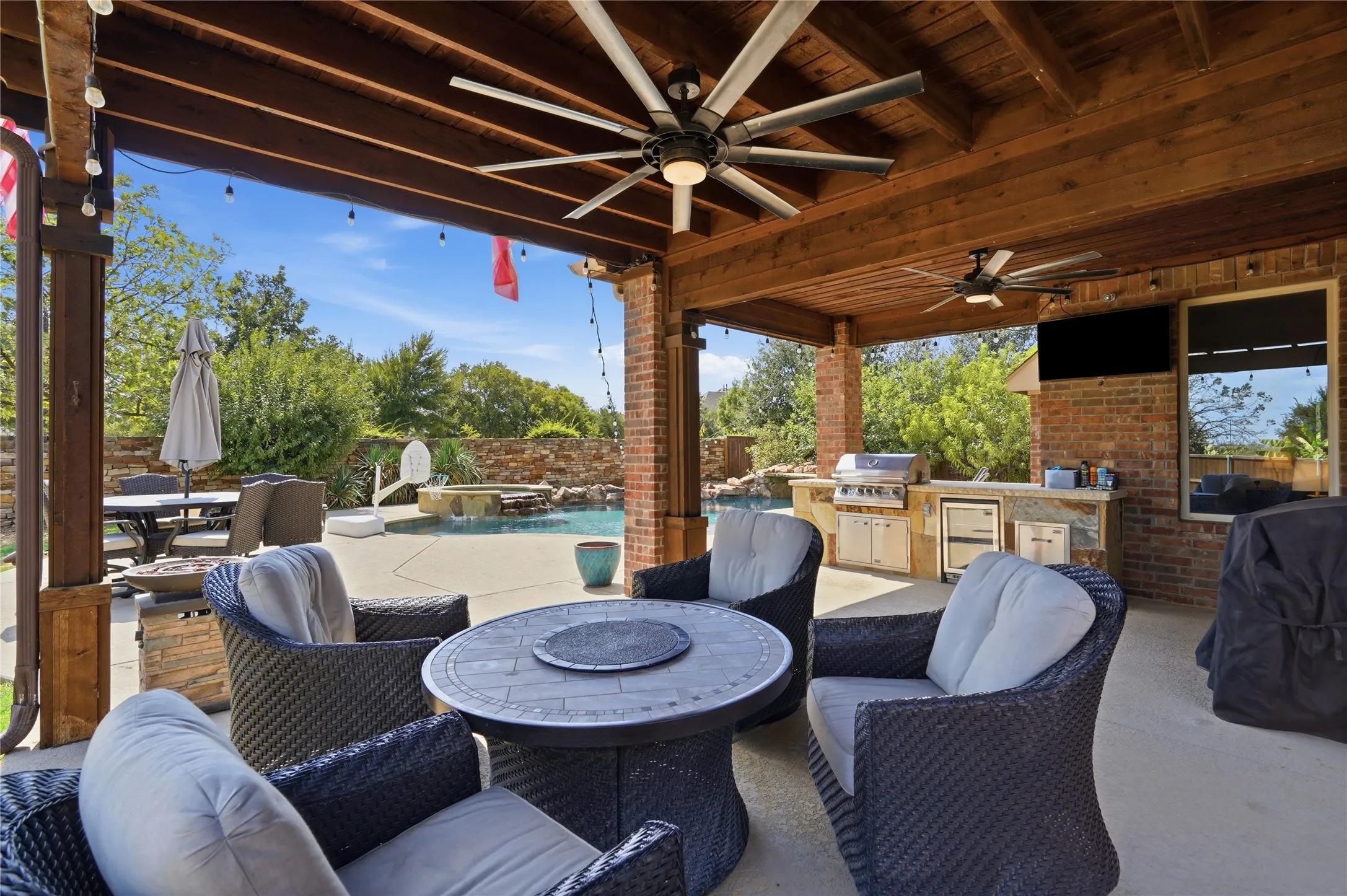 Single Family Residence For Sale in Denton County , 6104 Cedar Sage Trail, Flower Mound, Texas 76226, 4 Bedroom, 4 Bathroom, 2 Garage spaces, 2,696 Sqft, built in 2015, mls#21385036, Real Estate Agent in Flower Mound, Homes For Sale in Denton county, Homes For Sale in Flower Mound, Realtor in Flower Mound Texas, Real Estate Brokerage Independent Realty Texas, Luminita Cordes Realtor
