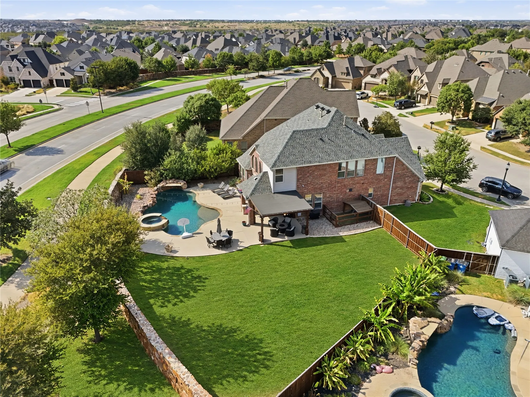 Single Family Residence For Sale in Denton County , 6104 Cedar Sage Trail, Flower Mound, Texas 76226, 4 Bedroom, 4 Bathroom, 2 Garage spaces, 2,696 Sqft, built in 2015, mls#21385036, Real Estate Agent in Flower Mound, Homes For Sale in Denton county, Homes For Sale in Flower Mound, Realtor in Flower Mound Texas, Real Estate Brokerage Independent Realty Texas, Luminita Cordes Realtor