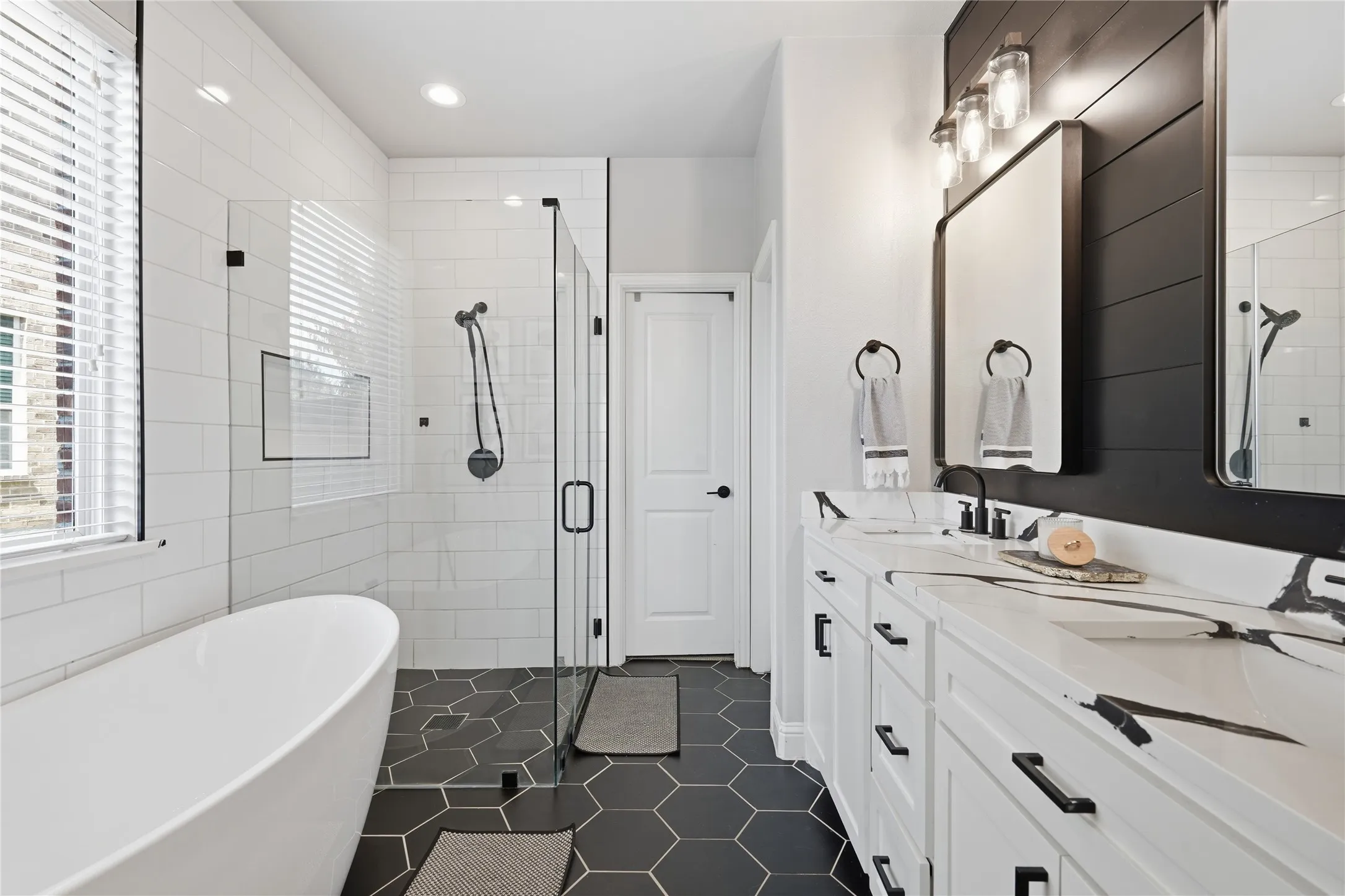 Single Family Residence For Sale in Denton County , 6104 Cedar Sage Trail, Flower Mound, Texas 76226, 4 Bedroom, 4 Bathroom, 2 Garage spaces, 2,696 Sqft, built in 2015, mls#21385036, Real Estate Agent in Flower Mound, Homes For Sale in Denton county, Homes For Sale in Flower Mound, Realtor in Flower Mound Texas, Real Estate Brokerage Independent Realty Texas, Luminita Cordes Realtor
