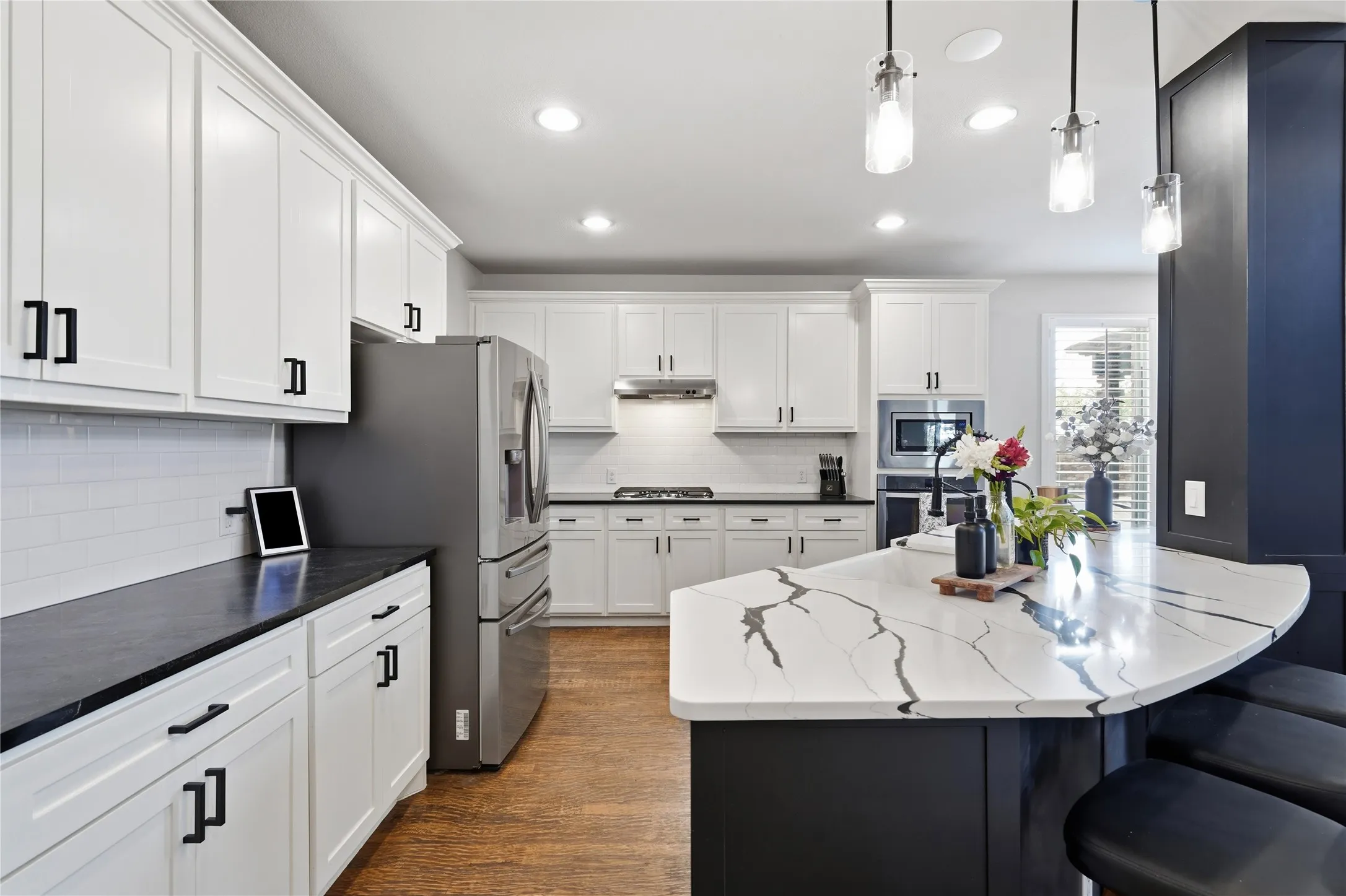 Single Family Residence For Sale in Denton County , 6104 Cedar Sage Trail, Flower Mound, Texas 76226, 4 Bedroom, 4 Bathroom, 2 Garage spaces, 2,696 Sqft, built in 2015, mls#21385036, Real Estate Agent in Flower Mound, Homes For Sale in Denton county, Homes For Sale in Flower Mound, Realtor in Flower Mound Texas, Real Estate Brokerage Independent Realty Texas, Luminita Cordes Realtor