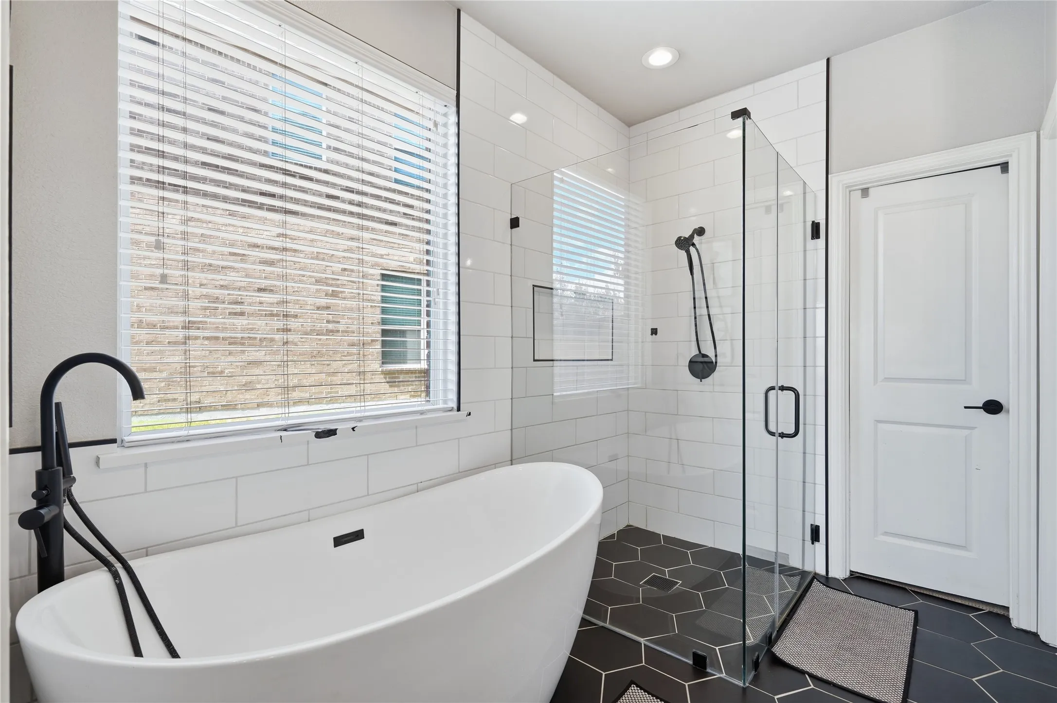 Single Family Residence For Sale in Denton County , 6104 Cedar Sage Trail, Flower Mound, Texas 76226, 4 Bedroom, 4 Bathroom, 2 Garage spaces, 2,696 Sqft, built in 2015, mls#21385036, Real Estate Agent in Flower Mound, Homes For Sale in Denton county, Homes For Sale in Flower Mound, Realtor in Flower Mound Texas, Real Estate Brokerage Independent Realty Texas, Luminita Cordes Realtor