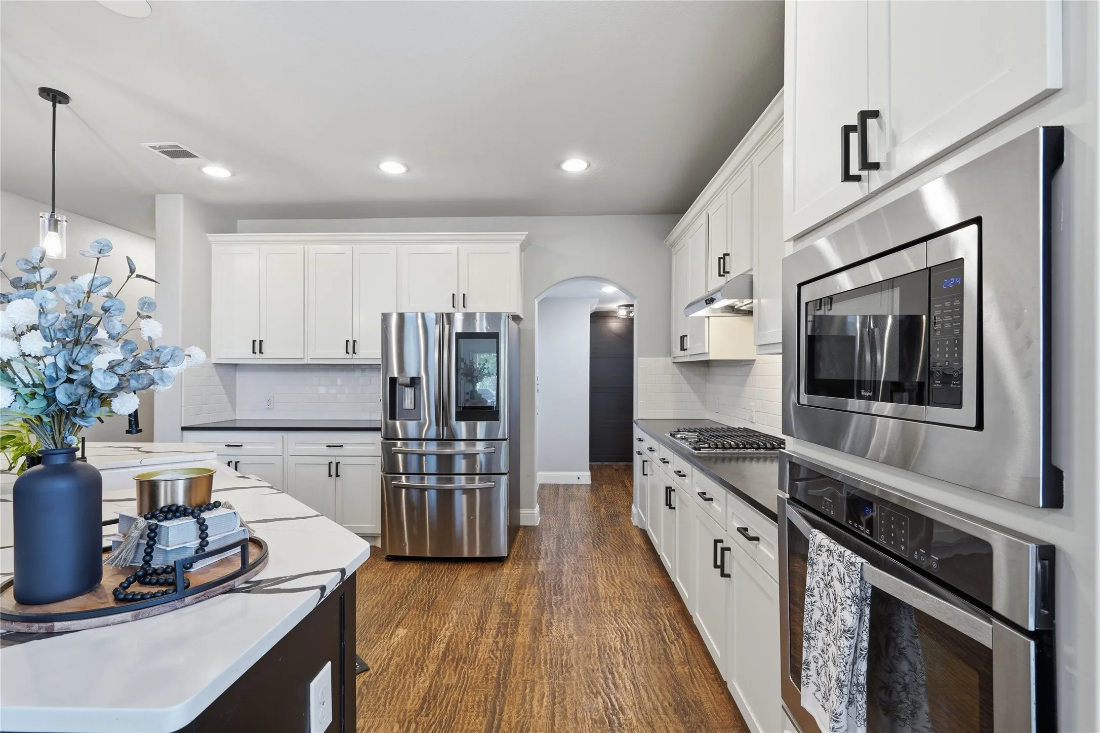Single Family Residence For Sale in Denton County , 6104 Cedar Sage Trail, Flower Mound, Texas 76226, 4 Bedroom, 4 Bathroom, 2 Garage spaces, 2,696 Sqft, built in 2015, mls#21385036, Real Estate Agent in Flower Mound, Homes For Sale in Denton county, Homes For Sale in Flower Mound, Realtor in Flower Mound Texas, Real Estate Brokerage Independent Realty Texas, Luminita Cordes Realtor
