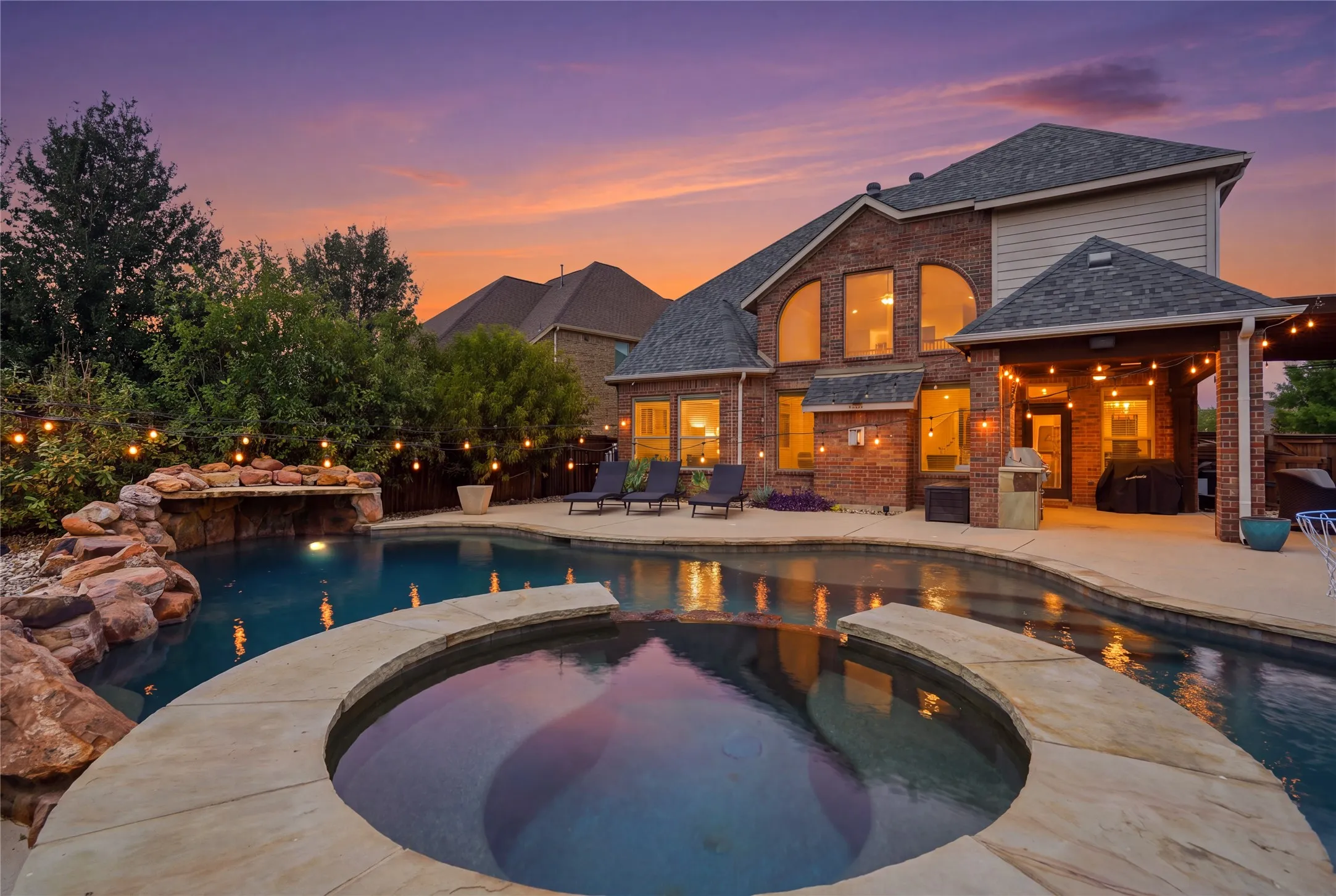 Single Family Residence For Sale in Denton County , 6104 Cedar Sage Trail, Flower Mound, Texas 76226, 4 Bedroom, 4 Bathroom, 2 Garage spaces, 2,696 Sqft, built in 2015, mls#21385036, Real Estate Agent in Flower Mound, Homes For Sale in Denton county, Homes For Sale in Flower Mound, Realtor in Flower Mound Texas, Real Estate Brokerage Independent Realty Texas, Luminita Cordes Realtor