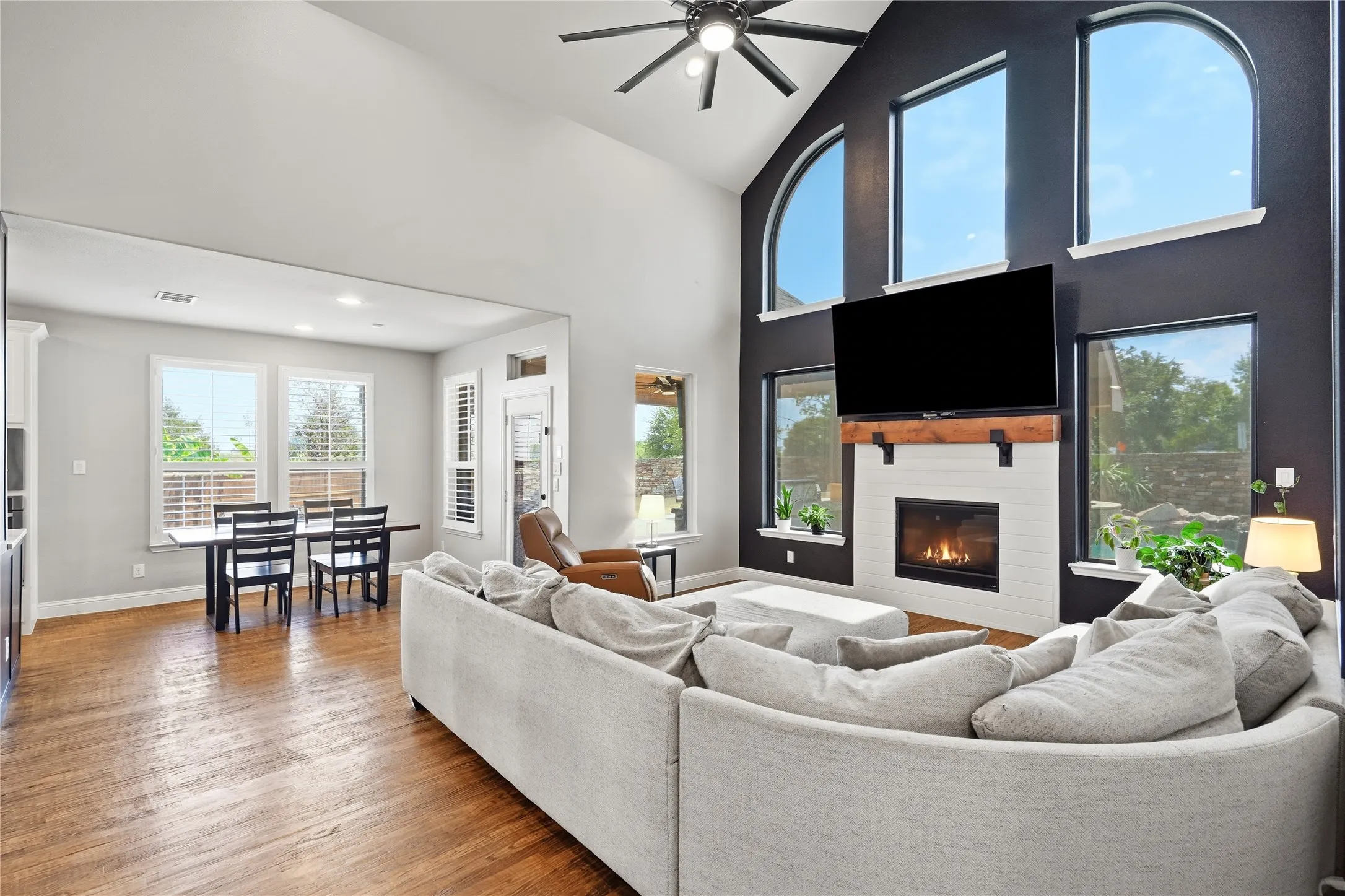 Single Family Residence For Sale in Denton County , 6104 Cedar Sage Trail, Flower Mound, Texas 76226, 4 Bedroom, 4 Bathroom, 2 Garage spaces, 2,696 Sqft, built in 2015, mls#21385036, Real Estate Agent in Flower Mound, Homes For Sale in Denton county, Homes For Sale in Flower Mound, Realtor in Flower Mound Texas, Real Estate Brokerage Independent Realty Texas, Luminita Cordes Realtor