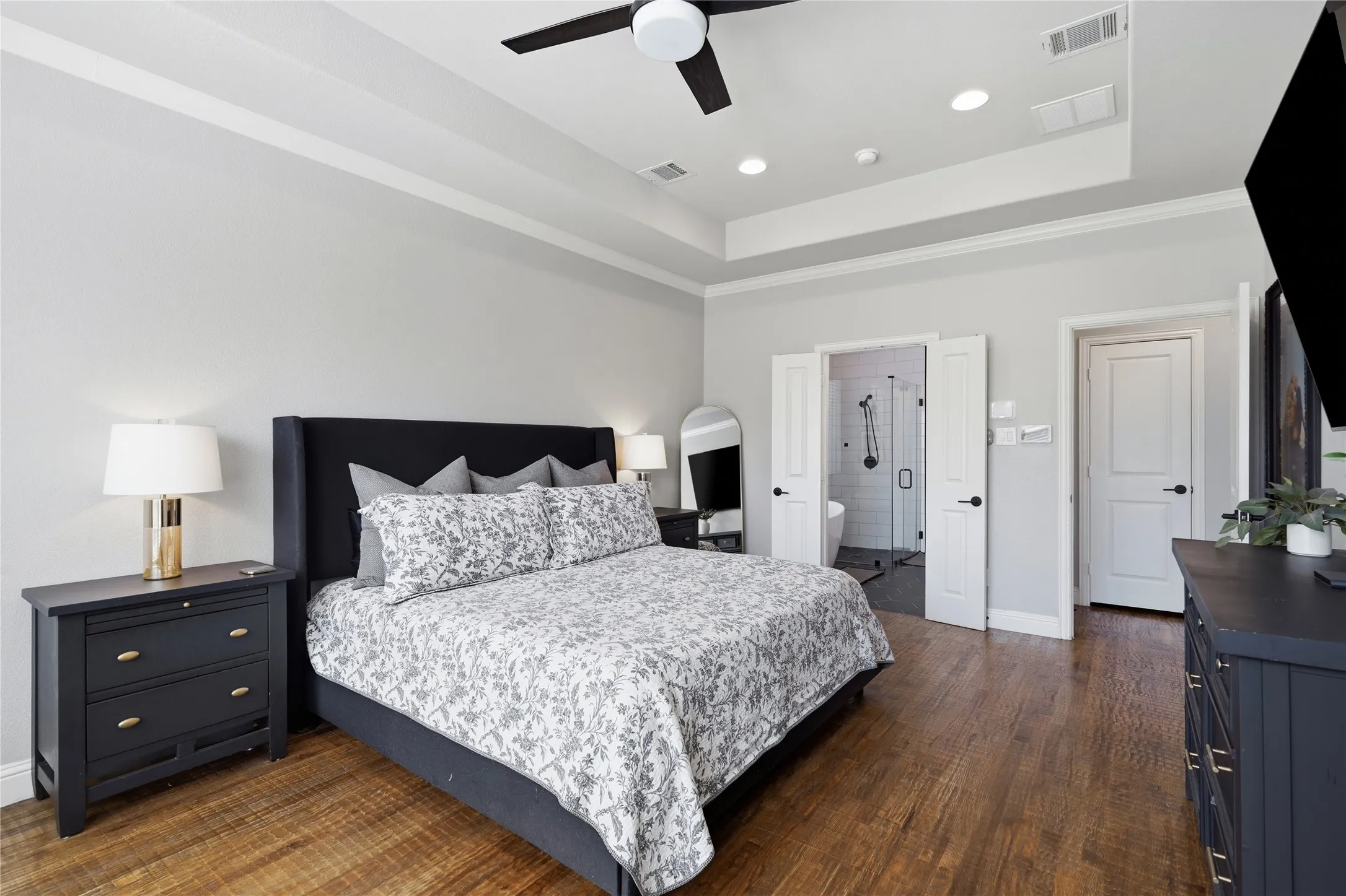 Single Family Residence For Sale in Denton County , 6104 Cedar Sage Trail, Flower Mound, Texas 76226, 4 Bedroom, 4 Bathroom, 2 Garage spaces, 2,696 Sqft, built in 2015, mls#21385036, Real Estate Agent in Flower Mound, Homes For Sale in Denton county, Homes For Sale in Flower Mound, Realtor in Flower Mound Texas, Real Estate Brokerage Independent Realty Texas, Luminita Cordes Realtor
