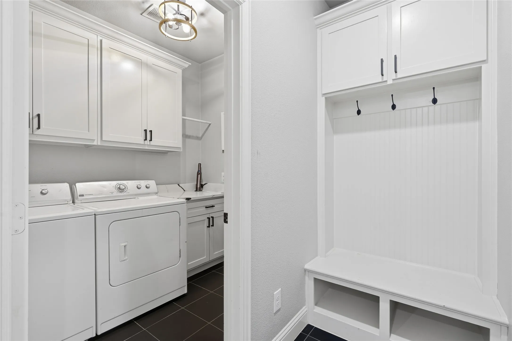Single Family Residence For Sale in Denton County , 6104 Cedar Sage Trail, Flower Mound, Texas 76226, 4 Bedroom, 4 Bathroom, 2 Garage spaces, 2,696 Sqft, built in 2015, mls#21385036, Real Estate Agent in Flower Mound, Homes For Sale in Denton county, Homes For Sale in Flower Mound, Realtor in Flower Mound Texas, Real Estate Brokerage Independent Realty Texas, Luminita Cordes Realtor